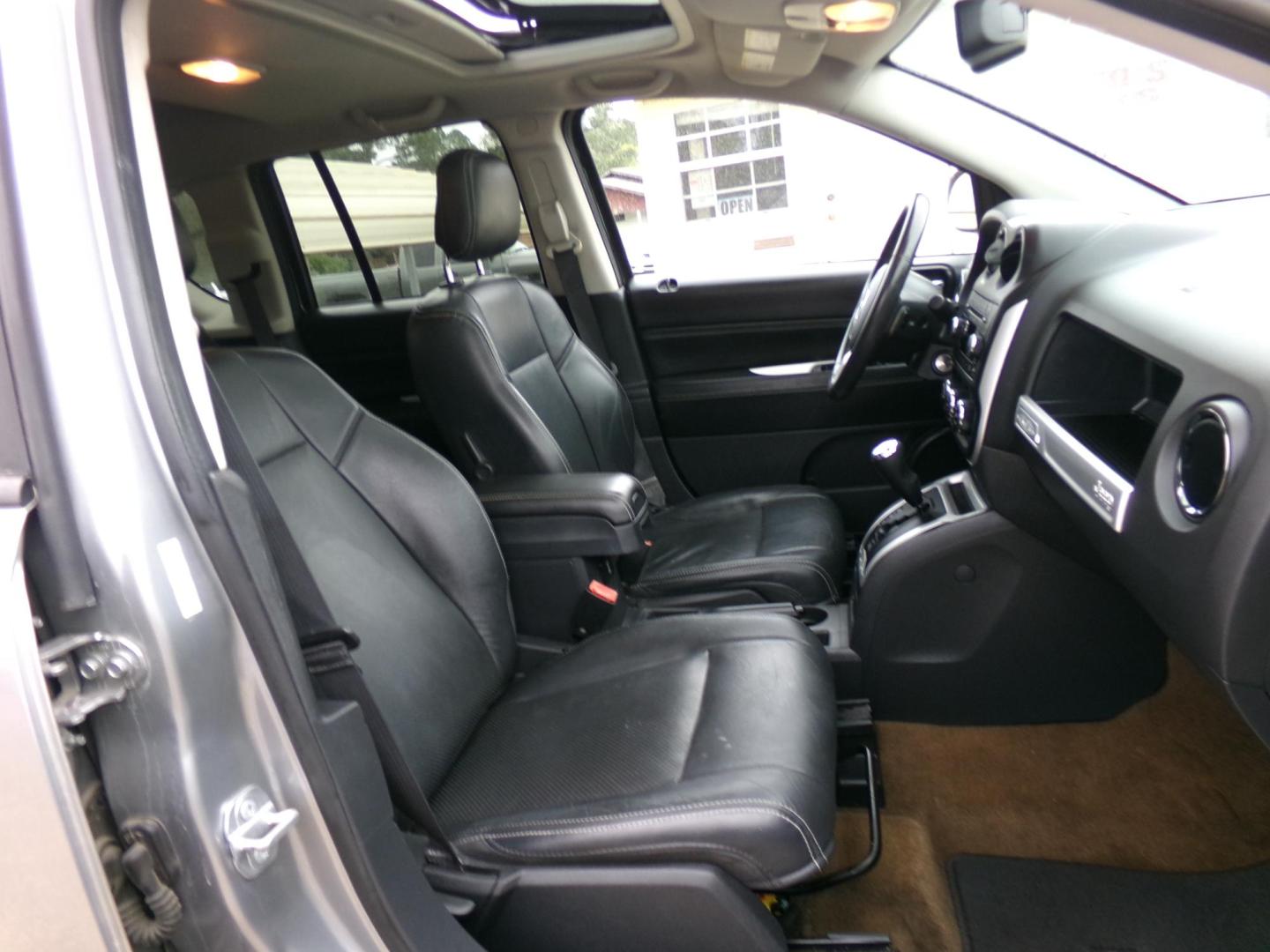 2016 Silver /Black Jeep Compass Latitude FWD (1C4NJCEA3GD) with an 2.0L L4 DOHC 16V engine, CVT transmission, located at 401 First NE, Bearden, AR, 71720, (870) 687-3414, 33.726528, -92.611519 - Photo#14