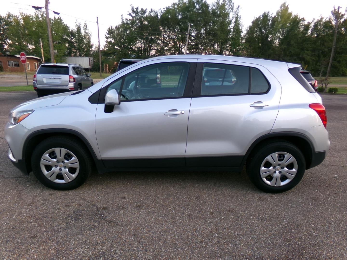2018 Silver /Charcoal Chevrolet Trax LS FWD (KL7CJKSB5JB) with an 1.4L L4 DOHC 16V engine, 6A transmission, located at 401 First NE, Bearden, AR, 71720, (870) 687-3414, 33.726528, -92.611519 - Photo#1