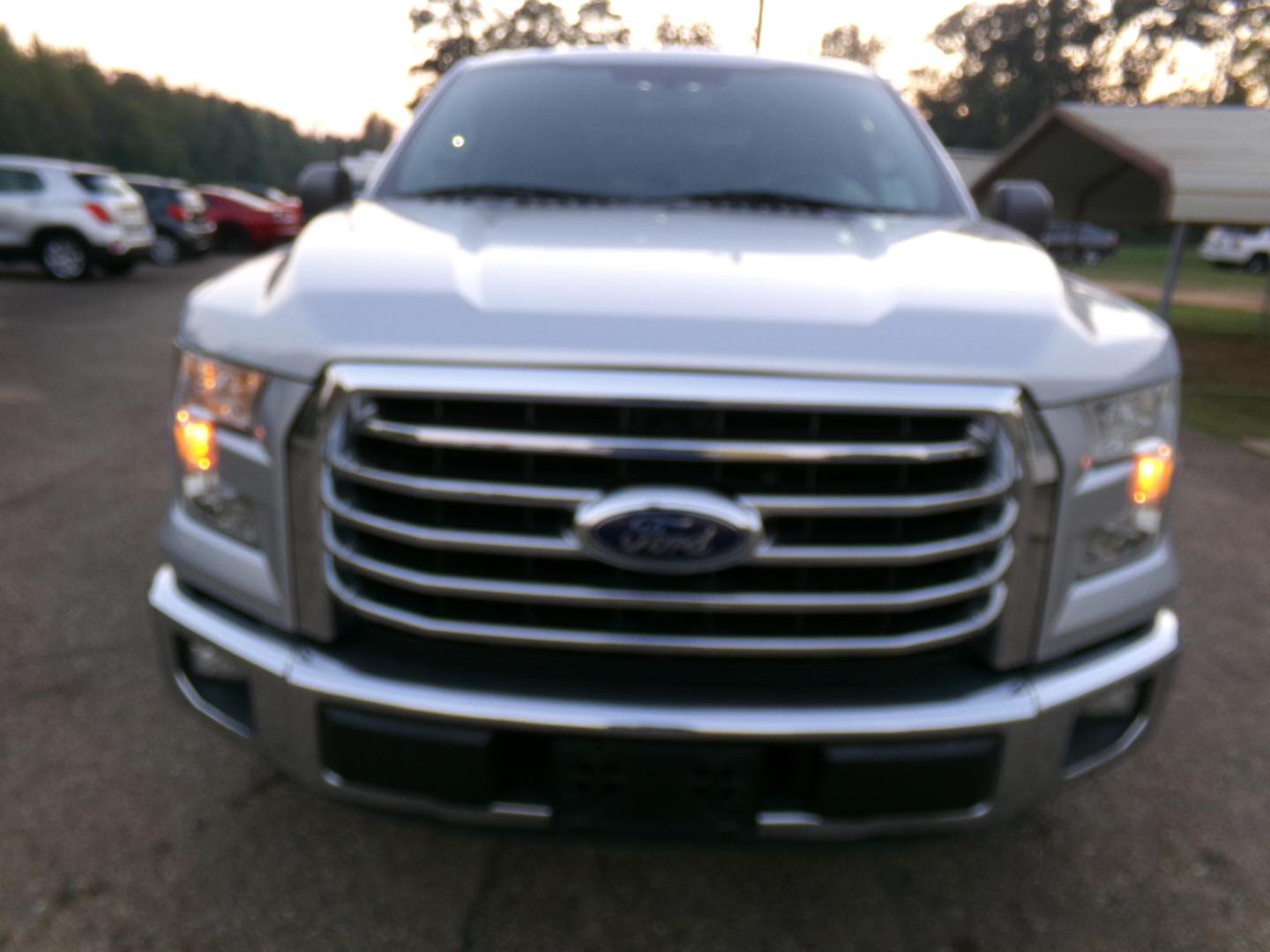 2016 Silver /Gray Ford F-150 XLT SuperCrew 5.5-ft. 2WD (1FTEW1CP0GK) with an 2.7L V6 DOHC 24V engine, 6A transmission, located at 401 First NE, Bearden, AR, 71720, (870) 687-3414, 33.726528, -92.611519 - Photo#25
