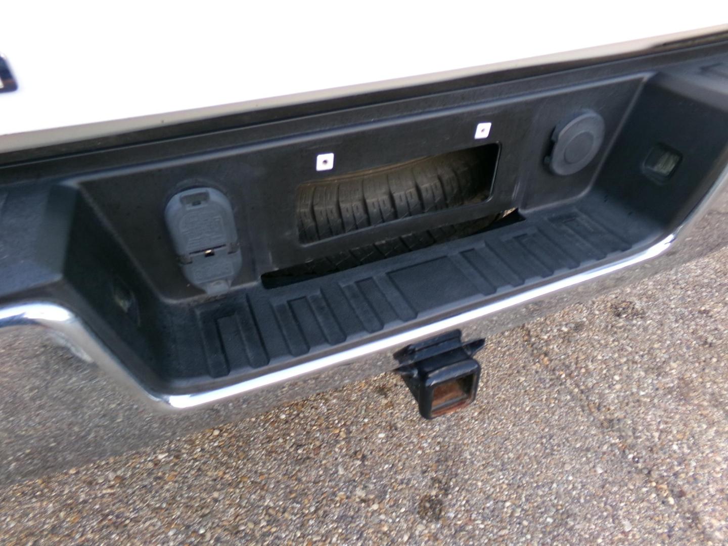 2017 Chevrolet Silverado 1500 LT Double Cab 4WD (1GCVKREC4HZ) with an 5.3L V8 OHV 16V engine, 6A transmission, located at 400 First NW, Bearden, AR, 71720, (870) 687-3414, 0.000000, 0.000000 - Photo#3