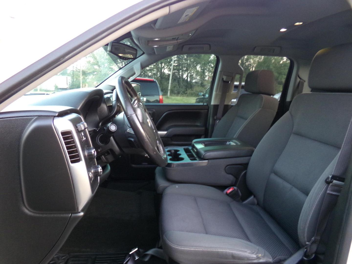 2017 Chevrolet Silverado 1500 LT Double Cab 4WD (1GCVKREC4HZ) with an 5.3L V8 OHV 16V engine, 6A transmission, located at 400 First NW, Bearden, AR, 71720, (870) 687-3414, 0.000000, 0.000000 - Photo#10