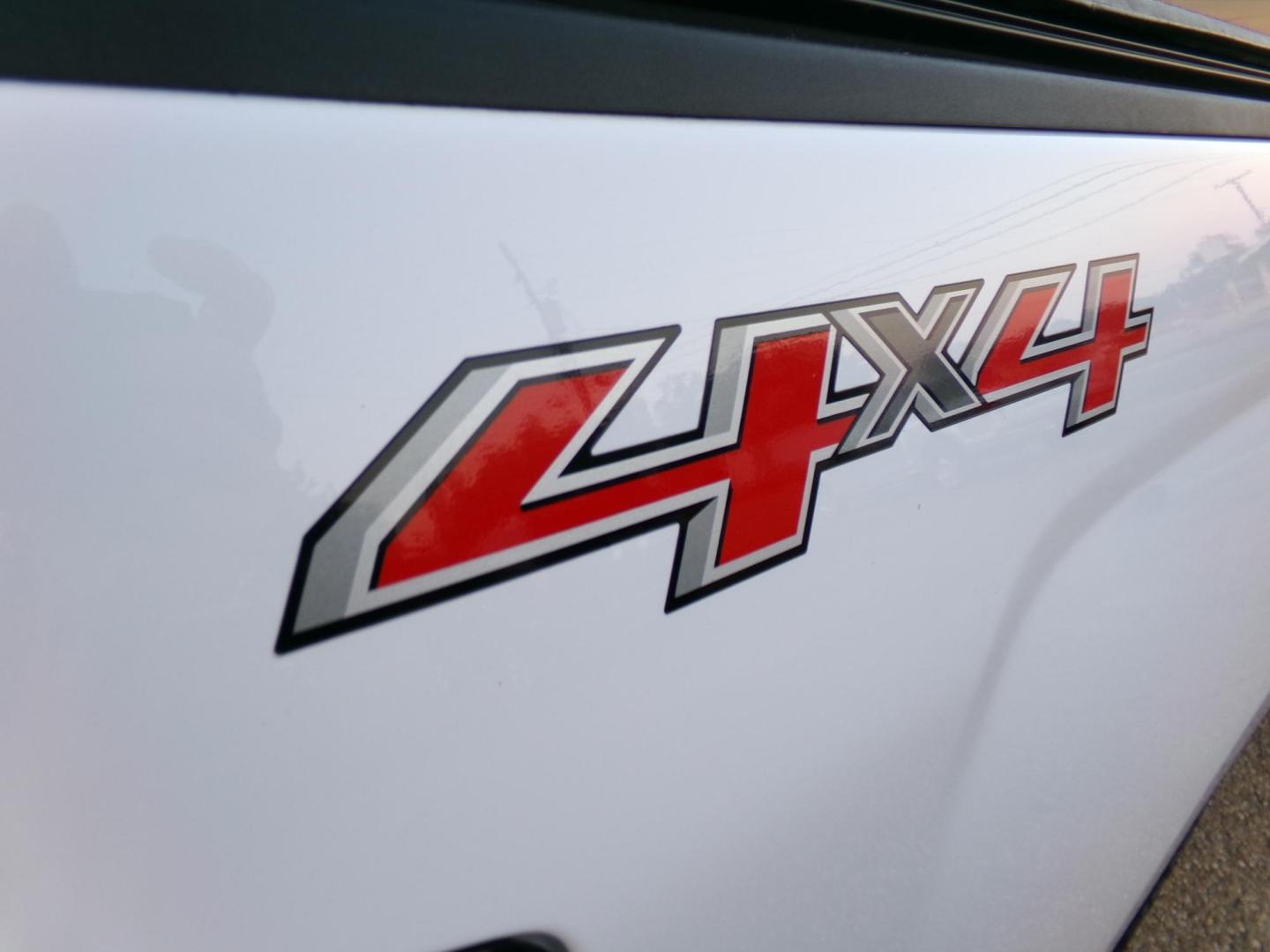 2017 Chevrolet Silverado 1500 LT Double Cab 4WD (1GCVKREC4HZ) with an 5.3L V8 OHV 16V engine, 6A transmission, located at 400 First NW, Bearden, AR, 71720, (870) 687-3414, 0.000000, 0.000000 - Photo#6