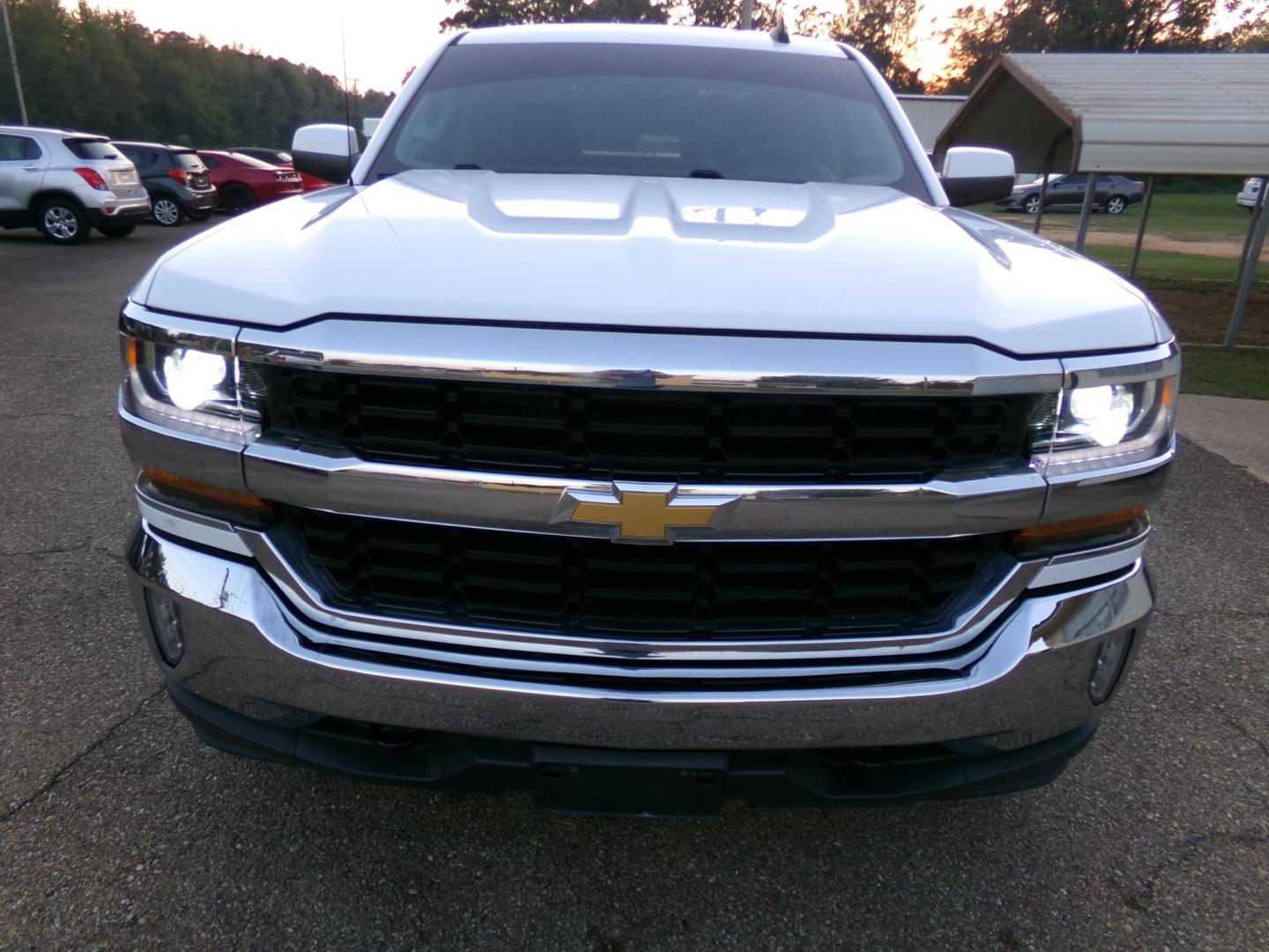 2017 Chevrolet Silverado 1500 LT Double Cab 4WD (1GCVKREC4HZ) with an 5.3L V8 OHV 16V engine, 6A transmission, located at 400 First NW, Bearden, AR, 71720, (870) 687-3414, 0.000000, 0.000000 - Photo#25