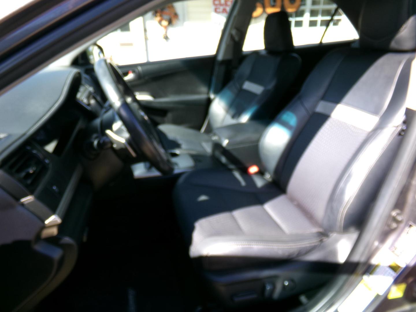 2012 Gray /Black Toyota Camry SE (4T1BF1FK3CU) with an 2.5L L4 DOHC 16V engine, 6-Speed Automatic transmission, located at 401 First NE, Bearden, AR, 71720, (870) 687-3414, 33.726528, -92.611519 - Photo#7