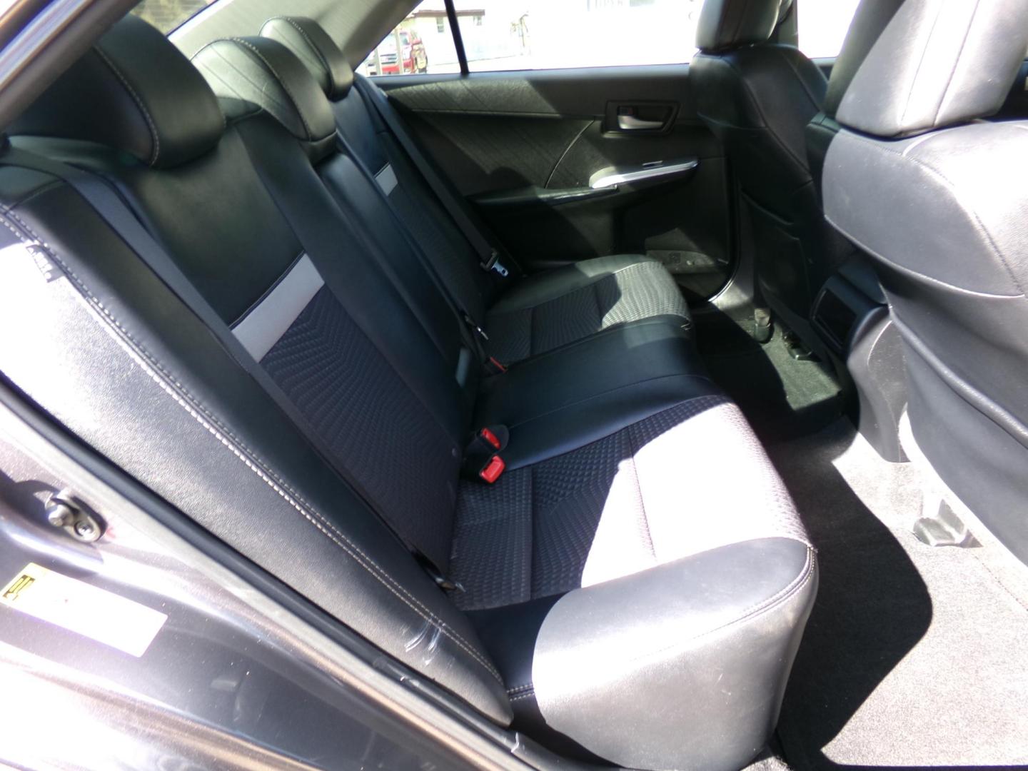 2012 Gray /Black Toyota Camry SE (4T1BF1FK3CU) with an 2.5L L4 DOHC 16V engine, 6-Speed Automatic transmission, located at 401 First NE, Bearden, AR, 71720, (870) 687-3414, 33.726528, -92.611519 - Photo#13