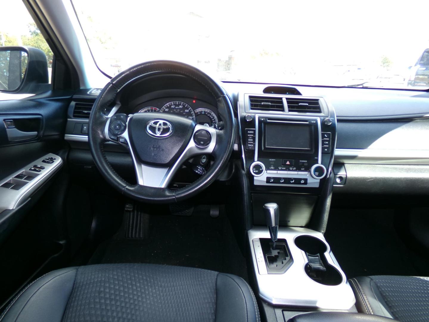 2012 Gray /Black Toyota Camry SE (4T1BF1FK3CU) with an 2.5L L4 DOHC 16V engine, 6-Speed Automatic transmission, located at 401 First NE, Bearden, AR, 71720, (870) 687-3414, 33.726528, -92.611519 - Photo#15