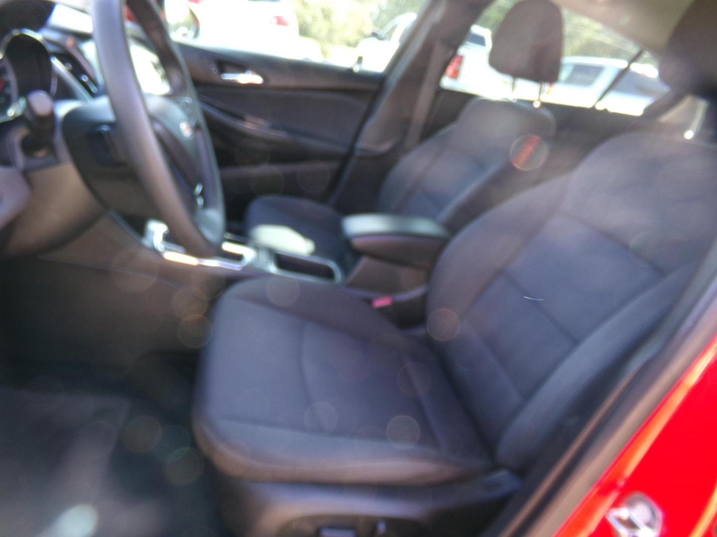 2018 Torch Red /Black Chevrolet Cruze LT Auto (1G1BE5SM9J7) with an 1.4L L4 DOHC 16V TURBO engine, 6A transmission, located at 401 First NE, Bearden, AR, 71720, (870) 687-3414, 33.726528, -92.611519 - Photo#7