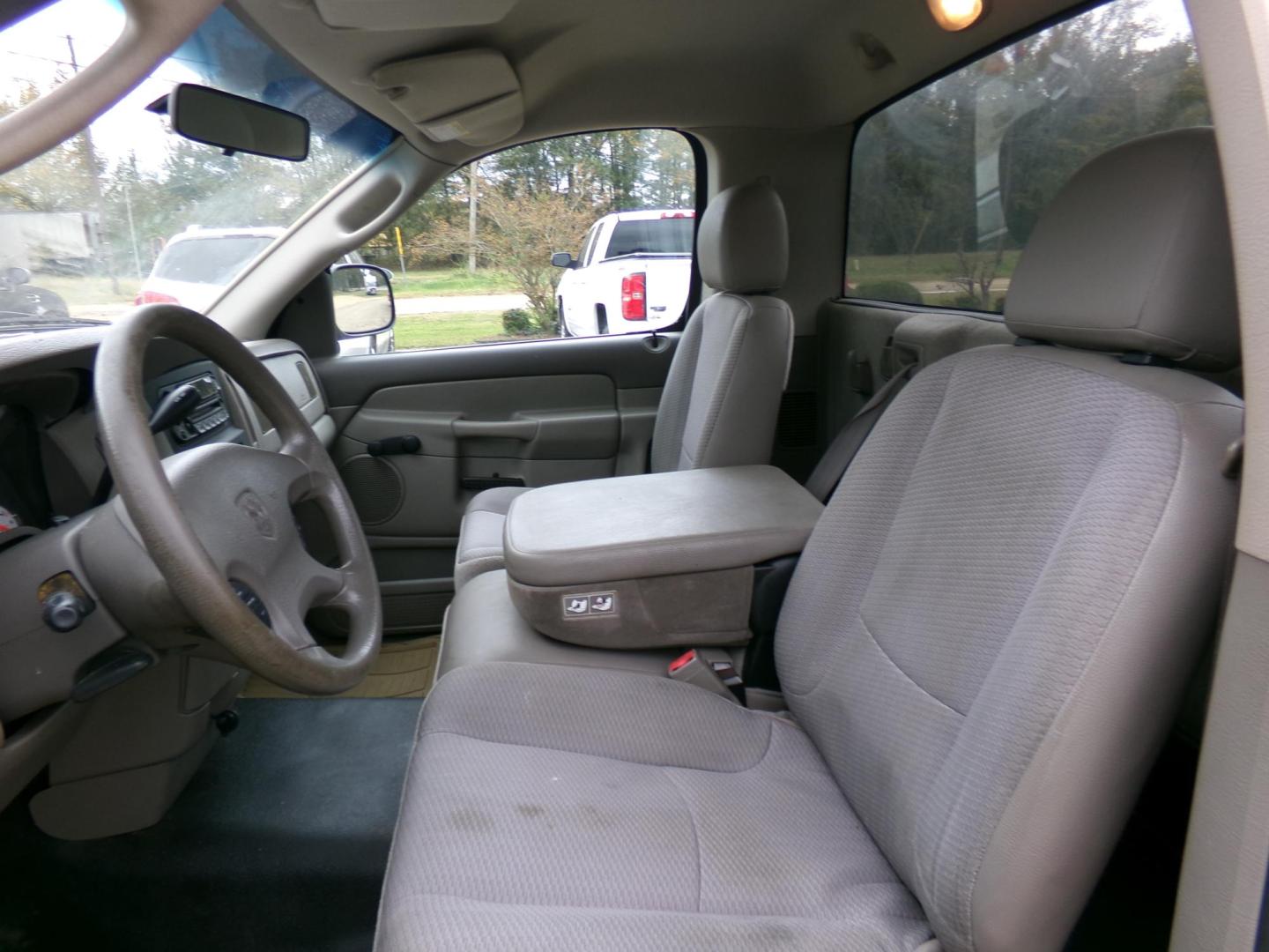 2002 Gold /Tan Dodge Ram 1500 SLT Long Bed 2WD (1D7HA16K52J) with an 3.7L V6 SOHC 12V engine, Automatic transmission, located at 401 First NE, Bearden, AR, 71720, (870) 687-3414, 33.726528, -92.611519 - Photo#7