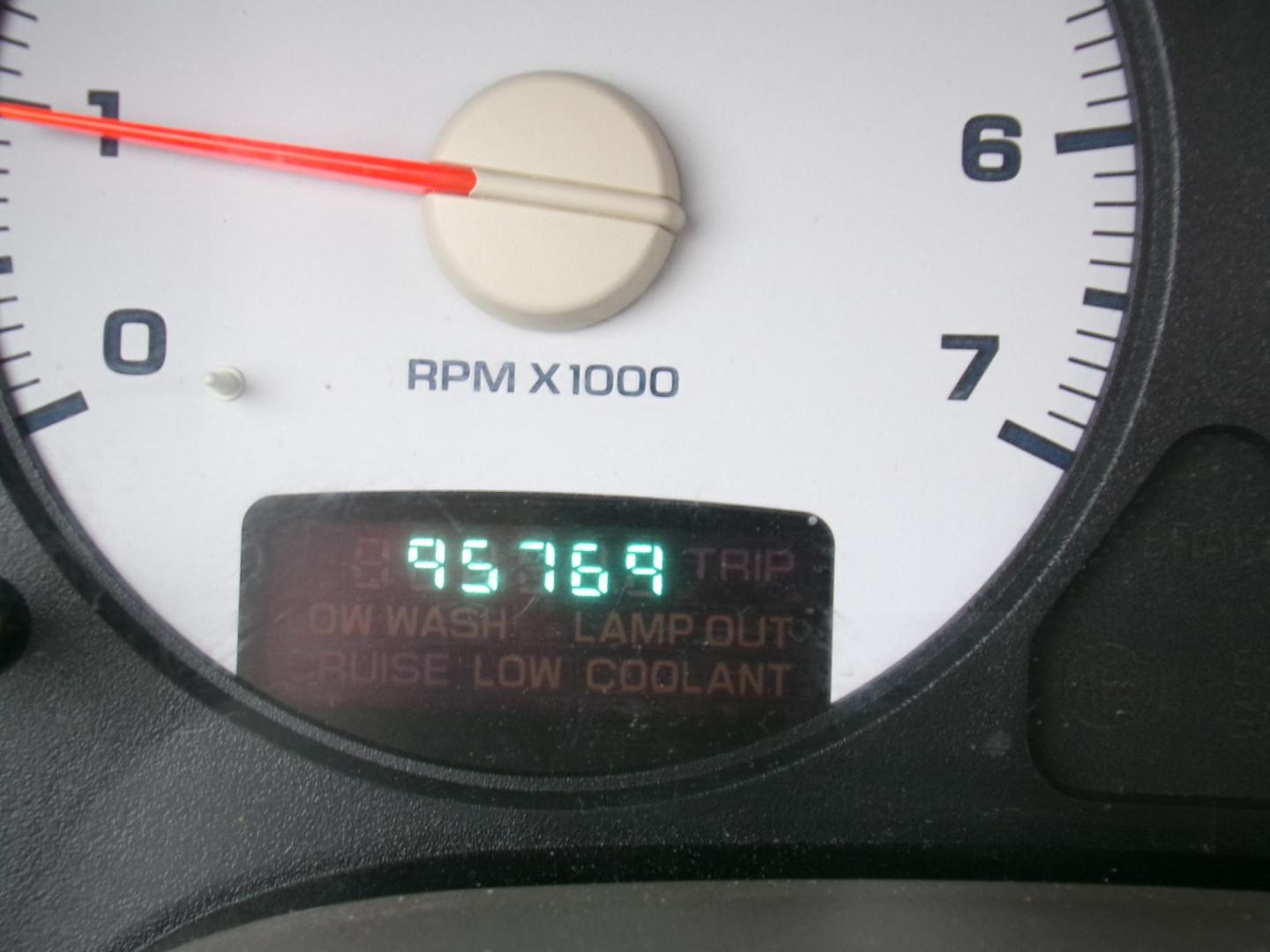 2002 Gold /Tan Dodge Ram 1500 SLT Long Bed 2WD (1D7HA16K52J) with an 3.7L V6 SOHC 12V engine, Automatic transmission, located at 401 First NE, Bearden, AR, 71720, (870) 687-3414, 33.726528, -92.611519 - Photo#8