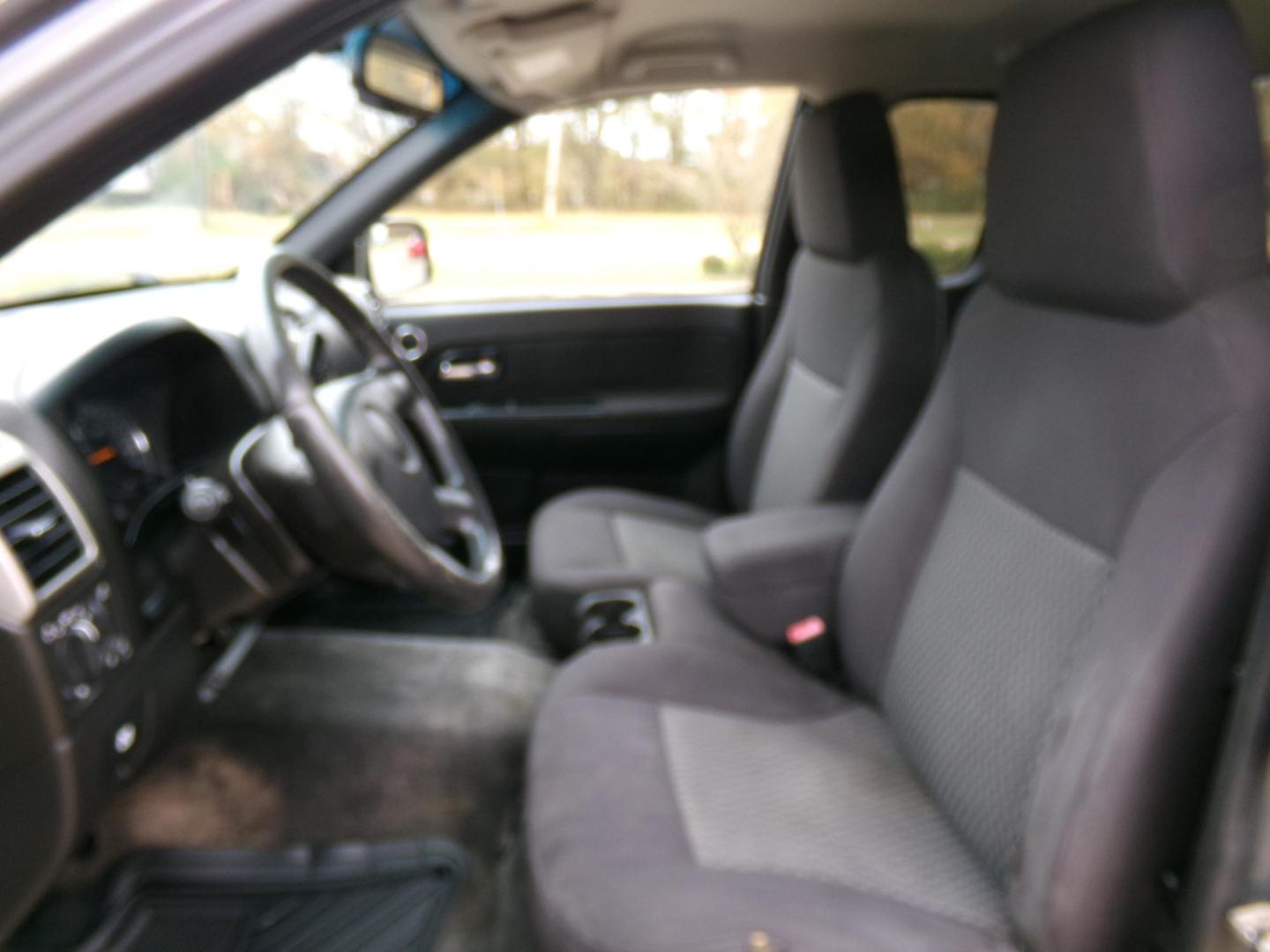 2012 Gray /Gray Chevrolet Colorado 1LT Ext. Cab 2WD (1GCESCF97C8) with an 2.9L L4 DOHC 16V engine, 4-Speed Automatic transmission, located at 400 First NW, Bearden, AR, 71720, (870) 687-3414, 0.000000, 0.000000 - Photo#6