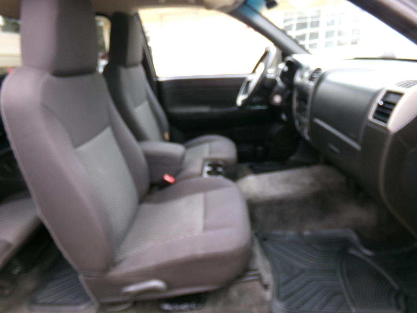 2012 Gray /Gray Chevrolet Colorado 1LT Ext. Cab 2WD (1GCESCF97C8) with an 2.9L L4 DOHC 16V engine, 4-Speed Automatic transmission, located at 400 First NW, Bearden, AR, 71720, (870) 687-3414, 0.000000, 0.000000 - Photo#11