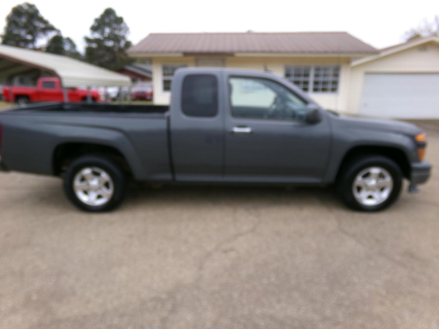 2012 Gray /Gray Chevrolet Colorado 1LT Ext. Cab 2WD (1GCESCF97C8) with an 2.9L L4 DOHC 16V engine, 4-Speed Automatic transmission, located at 400 First NW, Bearden, AR, 71720, (870) 687-3414, 0.000000, 0.000000 - Photo#14