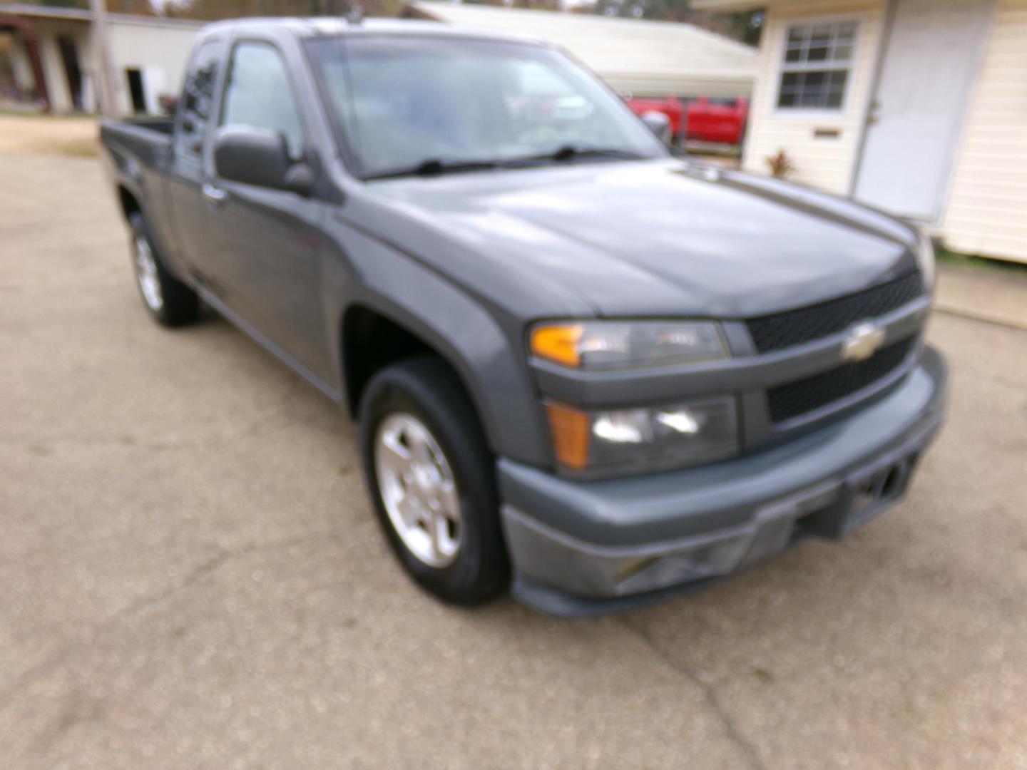 2012 Gray /Gray Chevrolet Colorado 1LT Ext. Cab 2WD (1GCESCF97C8) with an 2.9L L4 DOHC 16V engine, 4-Speed Automatic transmission, located at 400 First NW, Bearden, AR, 71720, (870) 687-3414, 0.000000, 0.000000 - Photo#16
