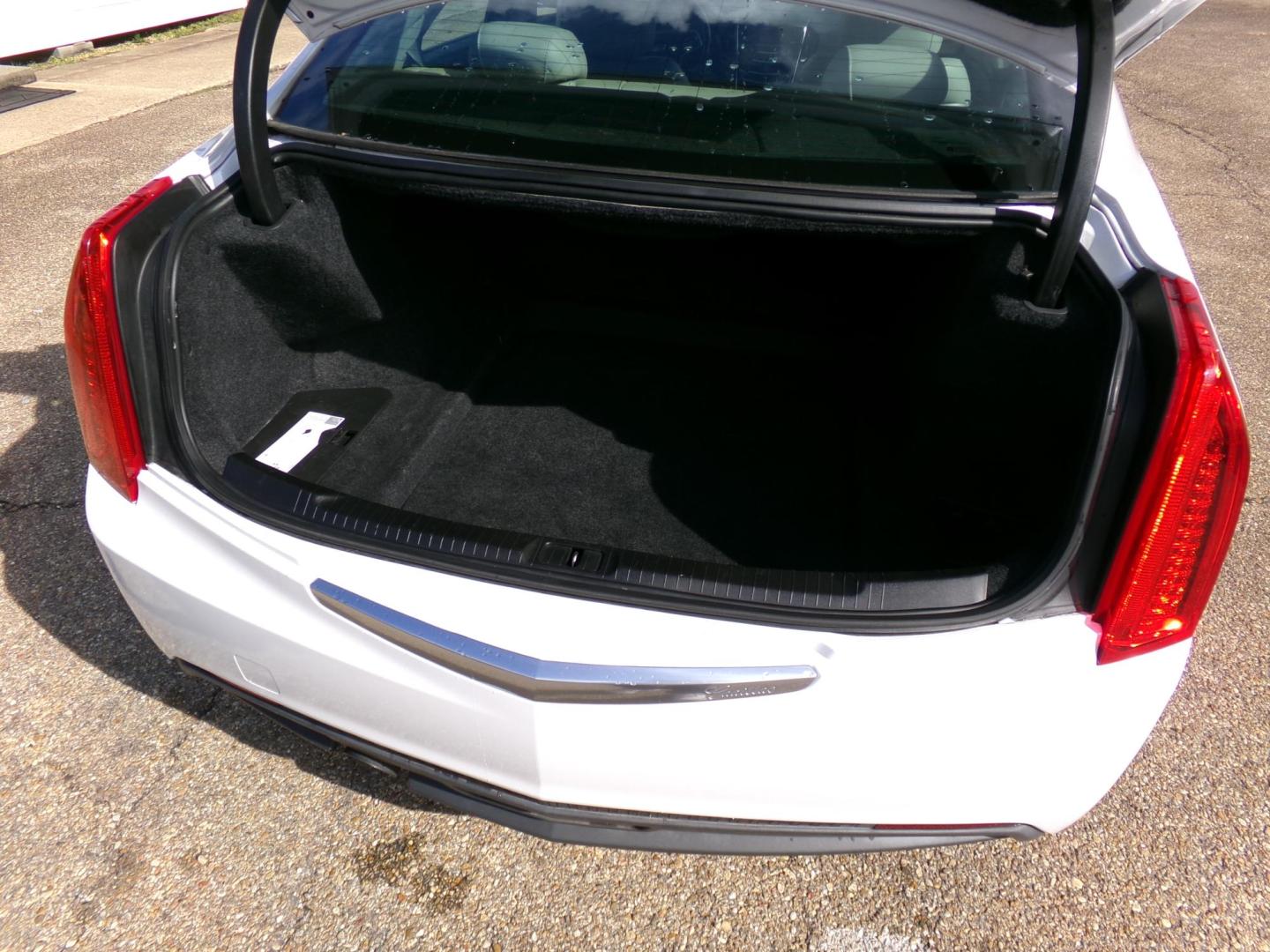 2016 Crystal White Tricoat /Gray Cadillac ATS 2.5L Standard RWD (1G6AA5RA7G0) with an 2.5L L4 DOHC 16V engine, 6A transmission, located at 400 First NW, Bearden, AR, 71720, (870) 687-3414, 0.000000, 0.000000 - Photo#3