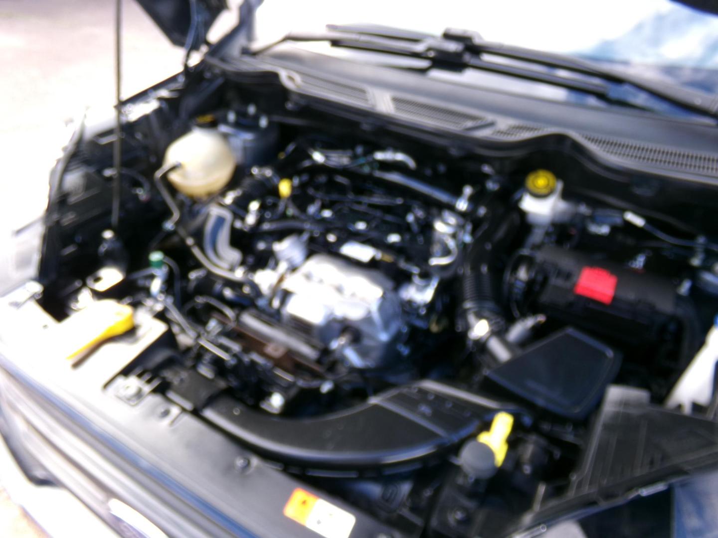 2021 Smoke Metallic /Charcoal Ford EcoSport SE (MAJ3S2GE2MC) with an 1.0L L3 engine, 6A transmission, located at 400 First NW, Bearden, AR, 71720, (870) 687-3414, 0.000000, 0.000000 - Photo#5