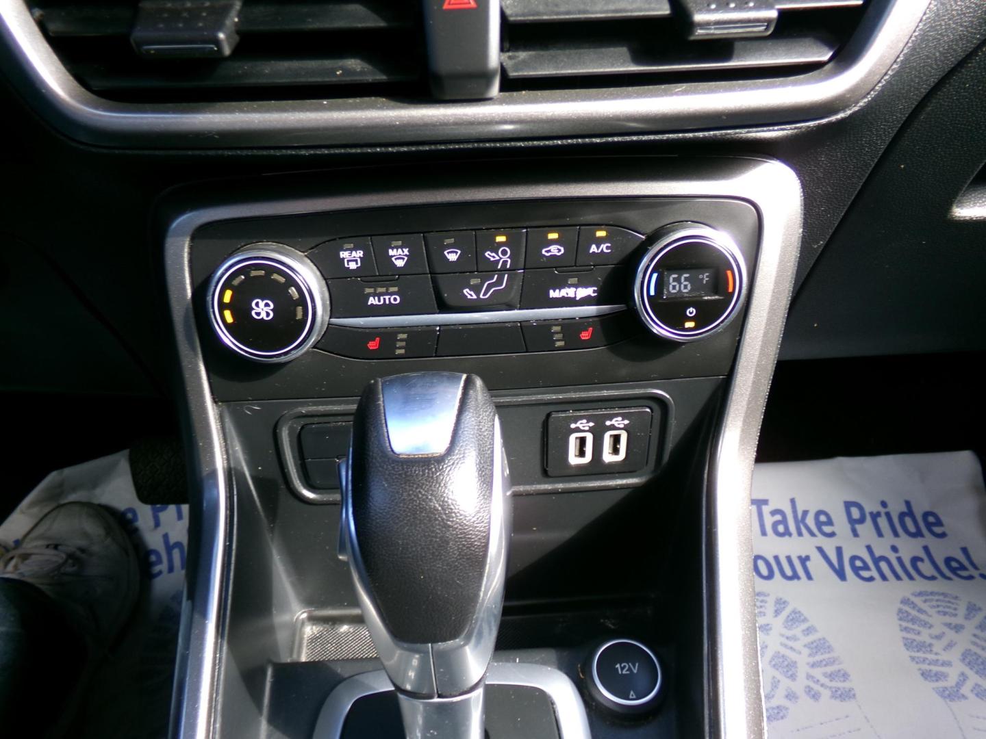 2021 Smoke Metallic /Charcoal Ford EcoSport SE (MAJ3S2GE2MC) with an 1.0L L3 engine, 6A transmission, located at 400 First NW, Bearden, AR, 71720, (870) 687-3414, 0.000000, 0.000000 - Photo#11