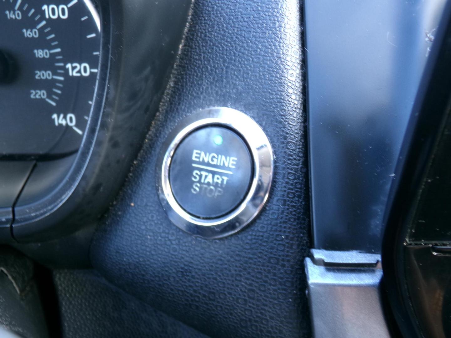 2021 Smoke Metallic /Charcoal Ford EcoSport SE (MAJ3S2GE2MC) with an 1.0L L3 engine, 6A transmission, located at 400 First NW, Bearden, AR, 71720, (870) 687-3414, 0.000000, 0.000000 - Photo#12