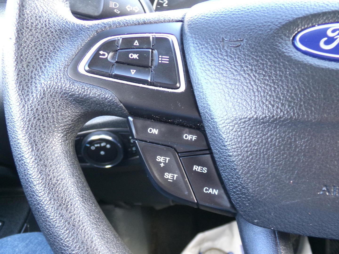 2021 Smoke Metallic /Charcoal Ford EcoSport SE (MAJ3S2GE2MC) with an 1.0L L3 engine, 6A transmission, located at 400 First NW, Bearden, AR, 71720, (870) 687-3414, 0.000000, 0.000000 - Photo#13