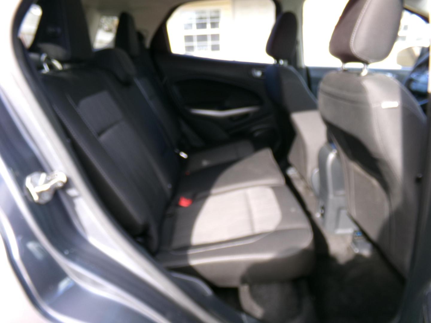 2021 Smoke Metallic /Charcoal Ford EcoSport SE (MAJ3S2GE2MC) with an 1.0L L3 engine, 6A transmission, located at 400 First NW, Bearden, AR, 71720, (870) 687-3414, 0.000000, 0.000000 - Photo#17