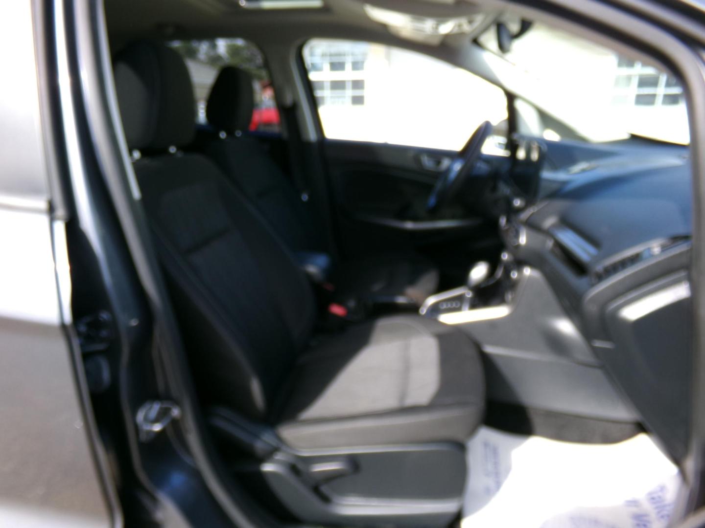 2021 Smoke Metallic /Charcoal Ford EcoSport SE (MAJ3S2GE2MC) with an 1.0L L3 engine, 6A transmission, located at 400 First NW, Bearden, AR, 71720, (870) 687-3414, 0.000000, 0.000000 - Photo#18