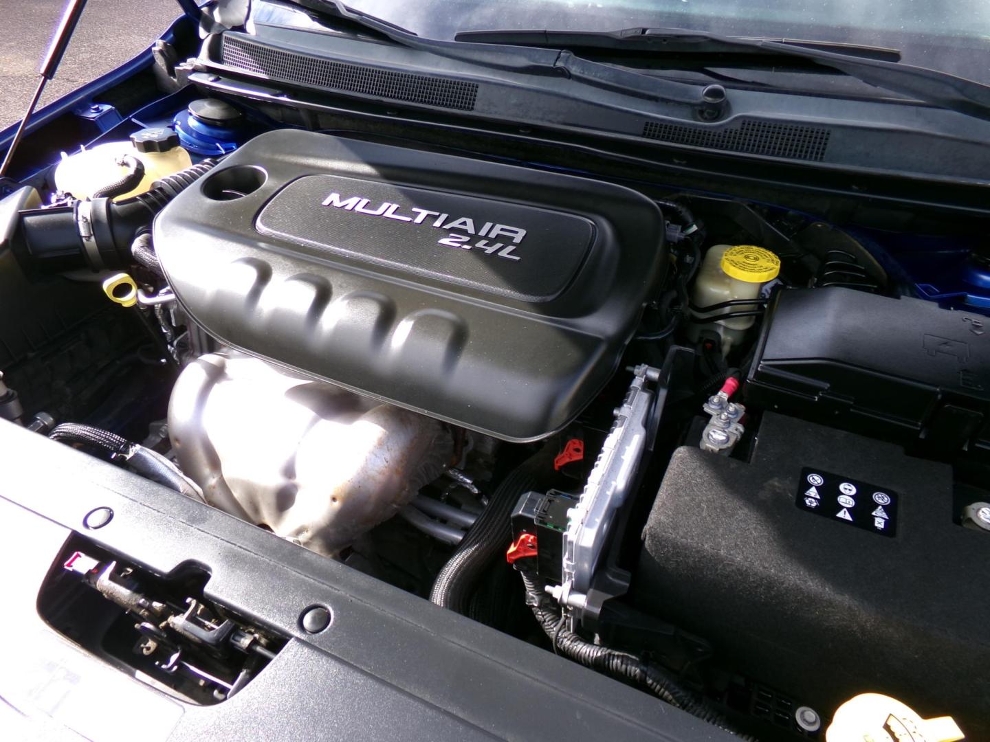 2015 Blue Streak Pearl /Black Chrysler 200 Limited (1C3CCCAB3FN) with an 2.4L L4 DOHC 16V engine, 9-Speed Automatic transmission, located at 400 First NW, Bearden, AR, 71720, (870) 687-3414, 0.000000, 0.000000 - Photo#4