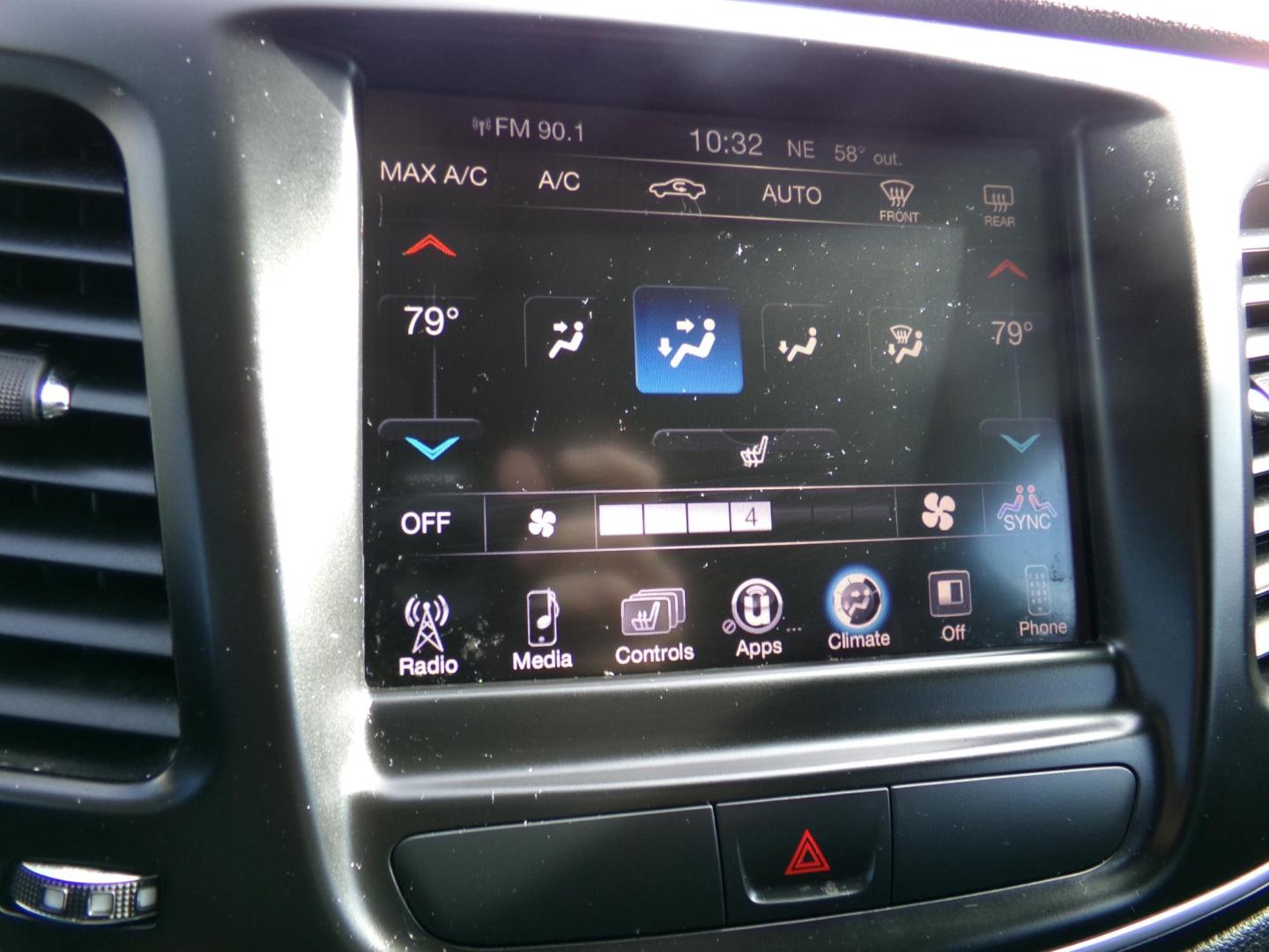 2015 Blue Streak Pearl /Black Chrysler 200 Limited (1C3CCCAB3FN) with an 2.4L L4 DOHC 16V engine, 9-Speed Automatic transmission, located at 400 First NW, Bearden, AR, 71720, (870) 687-3414, 0.000000, 0.000000 - Photo#12