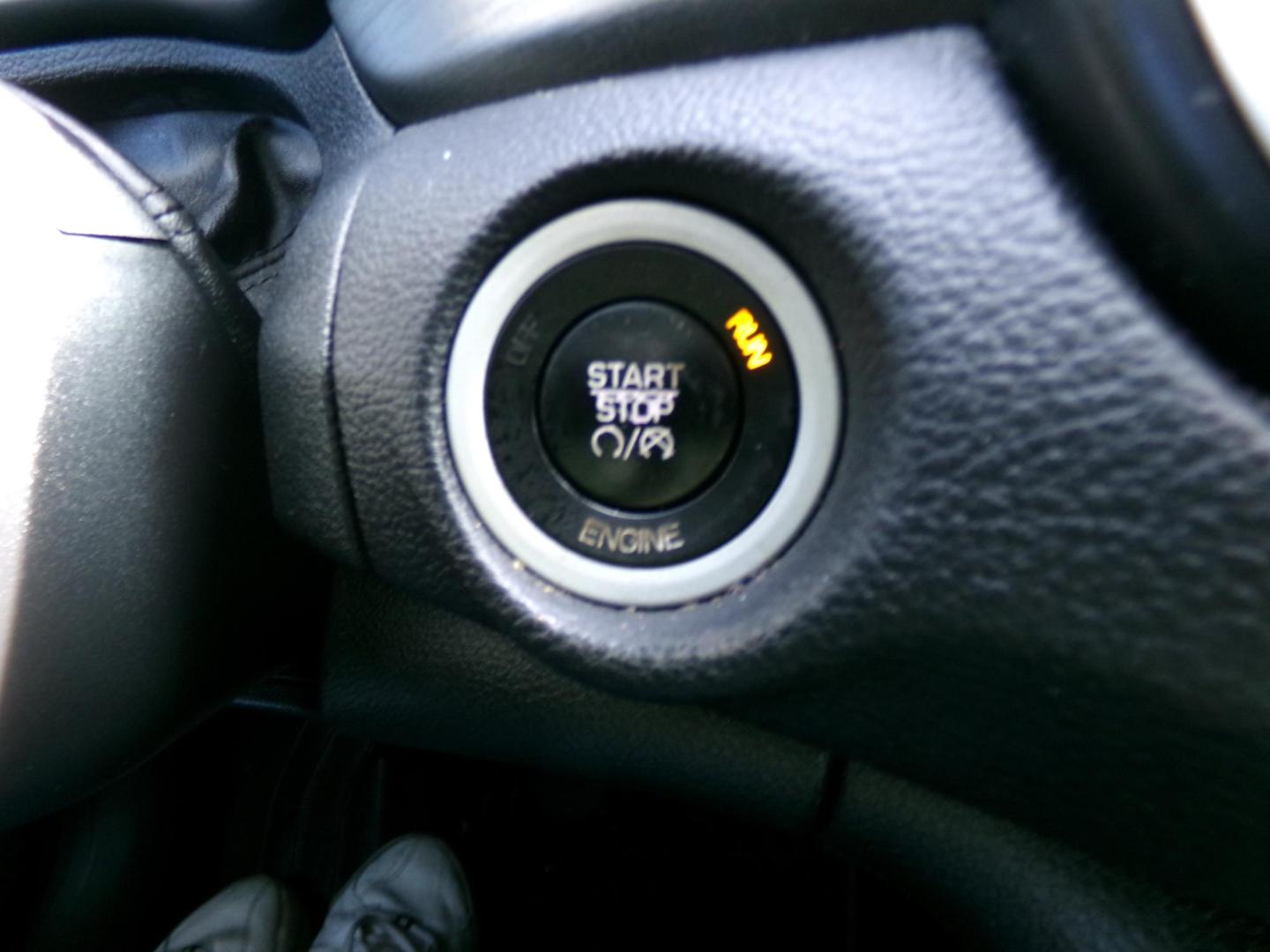 2015 Blue Streak Pearl /Black Chrysler 200 Limited (1C3CCCAB3FN) with an 2.4L L4 DOHC 16V engine, 9-Speed Automatic transmission, located at 400 First NW, Bearden, AR, 71720, (870) 687-3414, 0.000000, 0.000000 - Photo#14