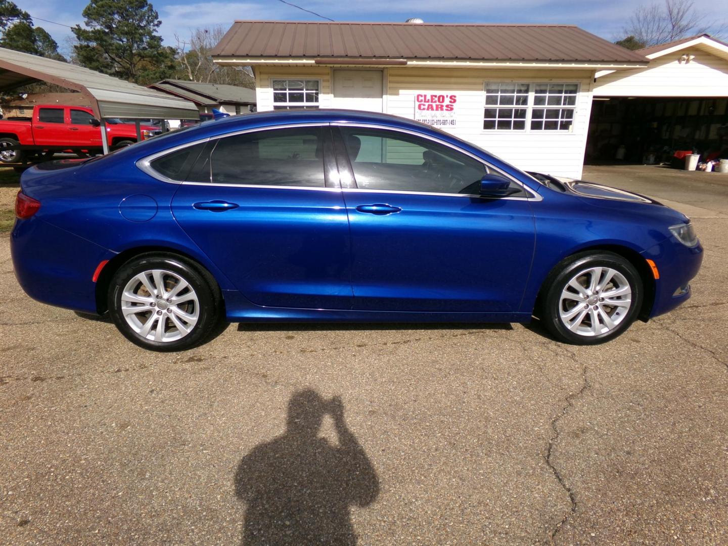 2015 Blue Streak Pearl /Black Chrysler 200 Limited (1C3CCCAB3FN) with an 2.4L L4 DOHC 16V engine, 9-Speed Automatic transmission, located at 400 First NW, Bearden, AR, 71720, (870) 687-3414, 0.000000, 0.000000 - Photo#23