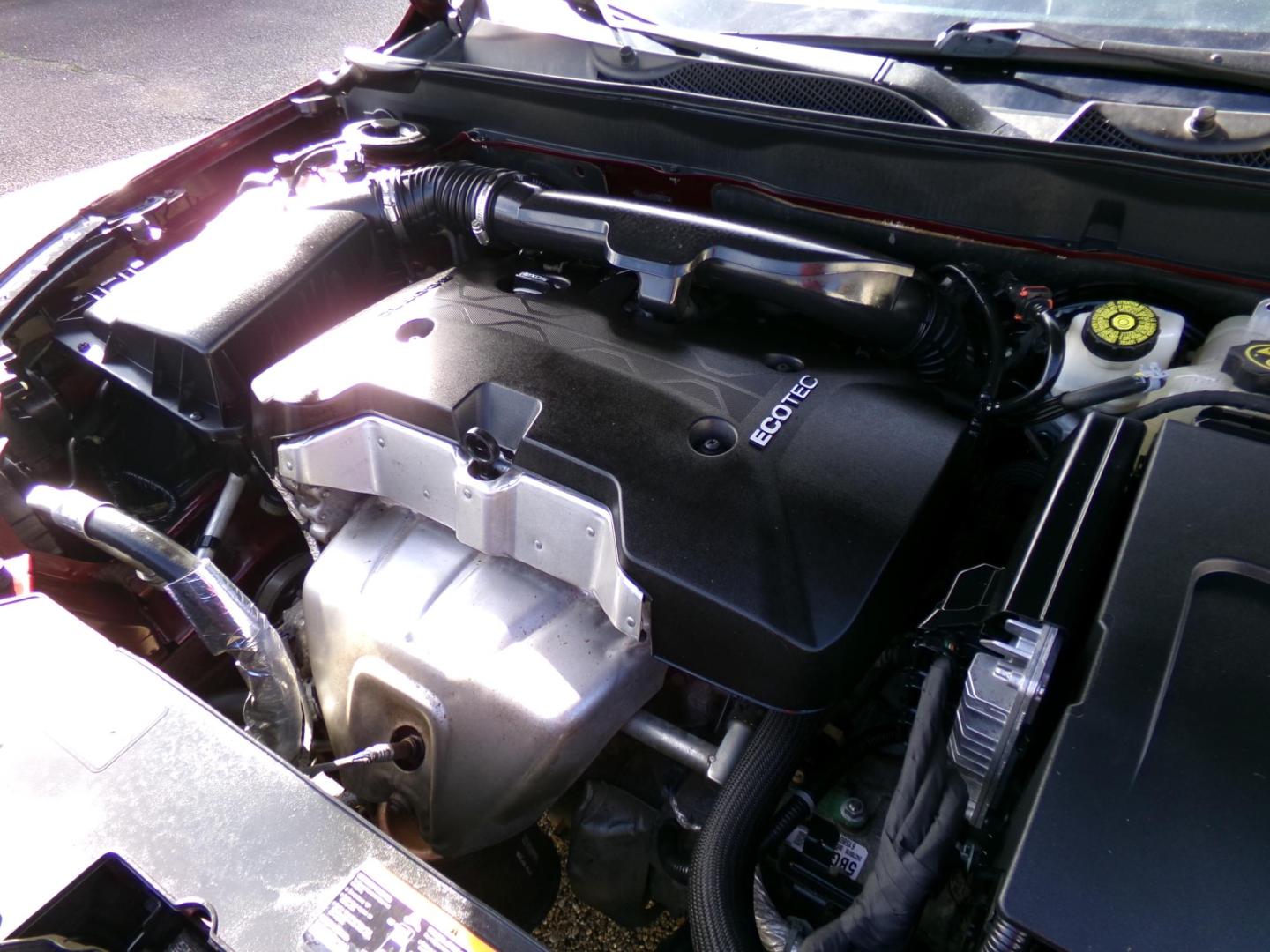 2015 Burgandy /Black Chevrolet Malibu 1LT (1G11C5SL2FF) with an 2.5L L4 DOHC 16V engine, 6-Speed Automatic transmission, located at 400 First NW, Bearden, AR, 71720, (870) 687-3414, 0.000000, 0.000000 - Photo#5