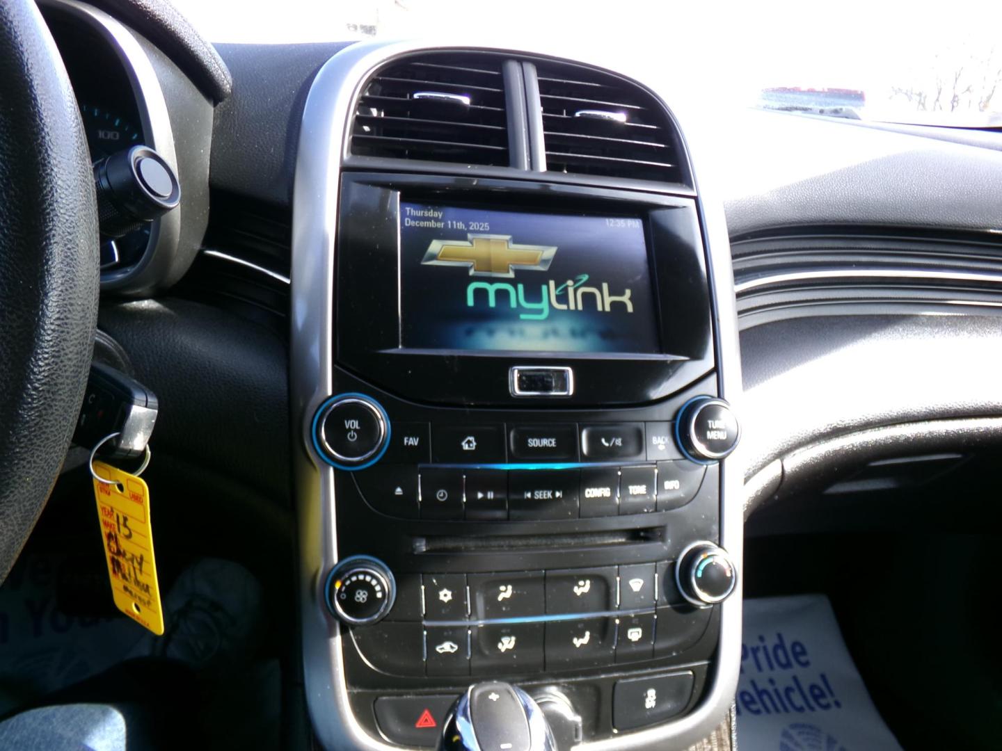 2015 Burgandy /Black Chevrolet Malibu 1LT (1G11C5SL2FF) with an 2.5L L4 DOHC 16V engine, 6-Speed Automatic transmission, located at 400 First NW, Bearden, AR, 71720, (870) 687-3414, 0.000000, 0.000000 - Photo#9