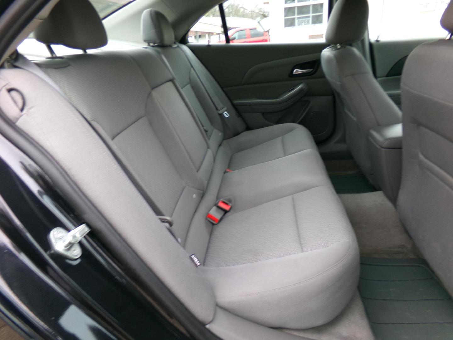 2014 Black /Black Chevrolet Malibu LS (1G11B5SL6EF) with an 2.5L L4 DOHC 16V engine, 6-Speed Automatic transmission, located at 400 First NW, Bearden, AR, 71720, (870) 687-3414, 0.000000, 0.000000 - Photo#13