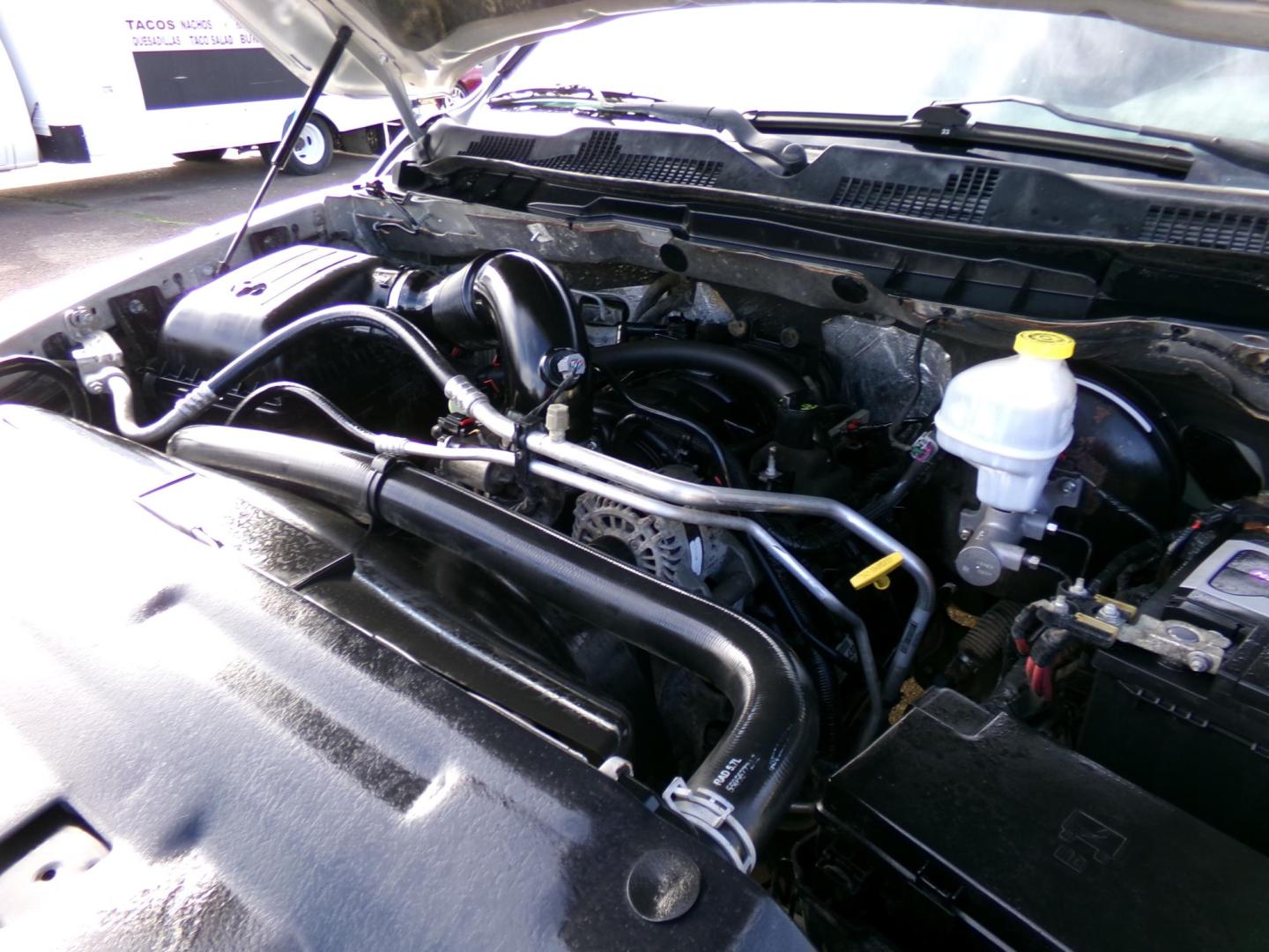 2015 Silver /Gray RAM 1500 Tradesman Quad Cab 4WD (1C6RR7FT3FS) with an 5.7L V8 OHV 16V engine, 6-Speed Automatic transmission, located at 400 First NW, Bearden, AR, 71720, (870) 687-3414, 0.000000, 0.000000 - Photo#6