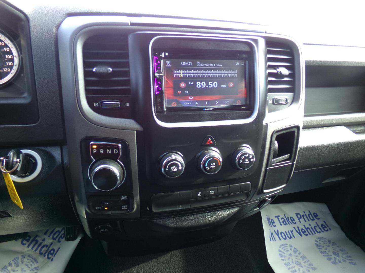 2015 Silver /Gray RAM 1500 Tradesman Quad Cab 4WD (1C6RR7FT3FS) with an 5.7L V8 OHV 16V engine, 6-Speed Automatic transmission, located at 400 First NW, Bearden, AR, 71720, (870) 687-3414, 0.000000, 0.000000 - Photo#10