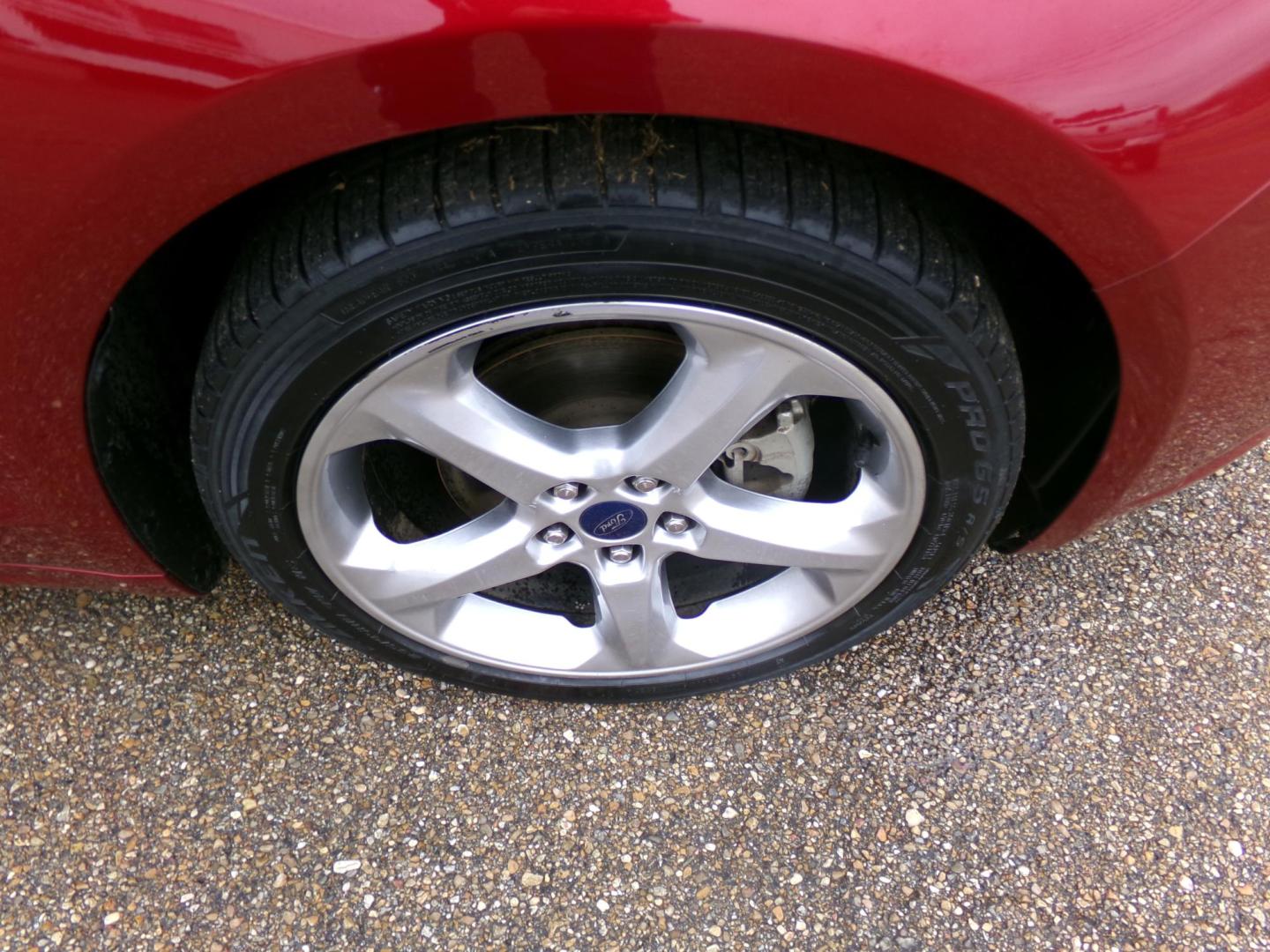 2016 Dynamic Red Metallic /Black Ford Fusion SE (3FA6P0HD8GR) with an 1.5L L4 DOHC 16V engine, 6-Speed Automatic transmission, located at 400 First NW, Bearden, AR, 71720, (870) 687-3414, 0.000000, 0.000000 - Photo#4