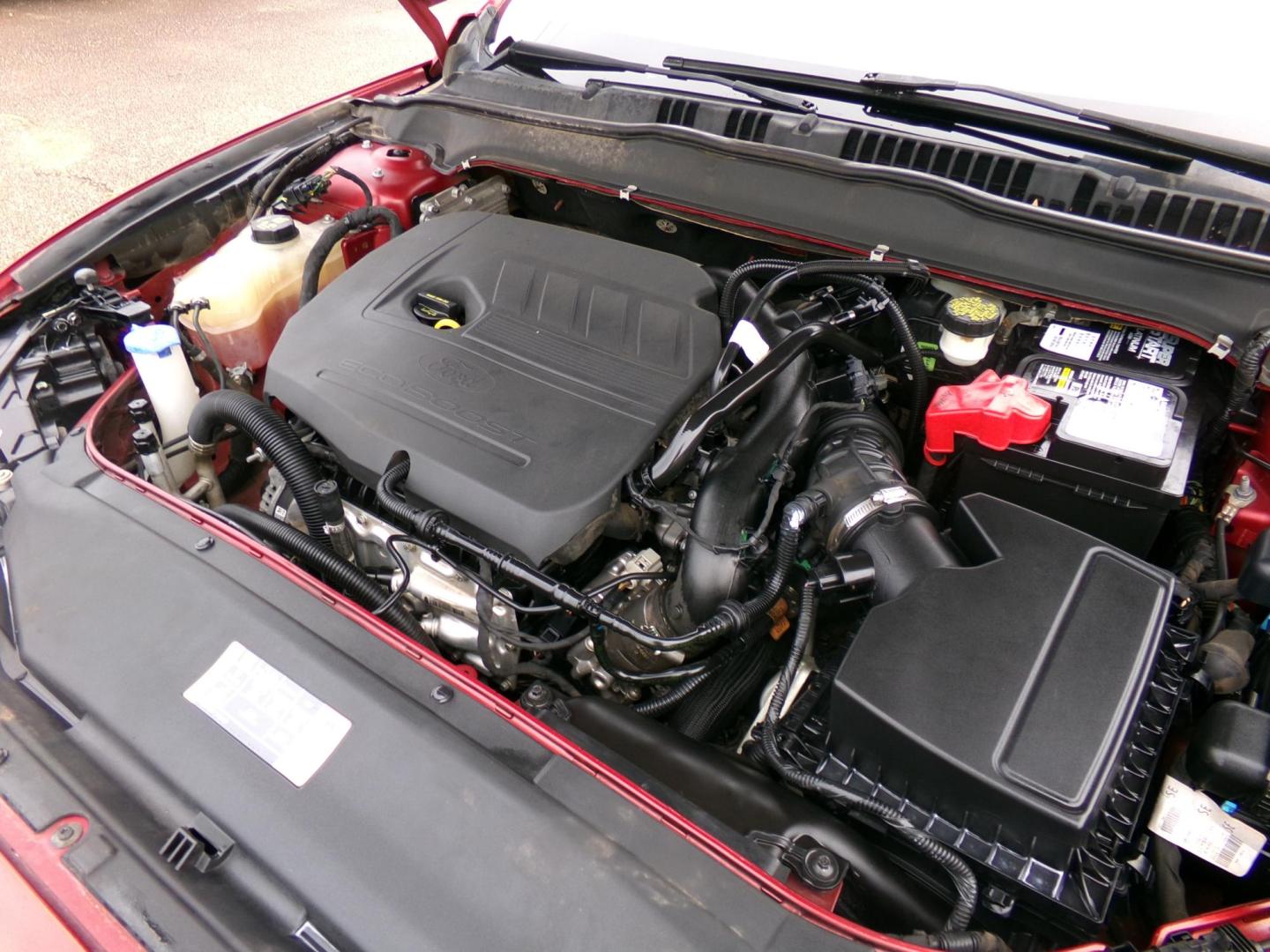 2016 Dynamic Red Metallic /Black Ford Fusion SE (3FA6P0HD8GR) with an 1.5L L4 DOHC 16V engine, 6-Speed Automatic transmission, located at 400 First NW, Bearden, AR, 71720, (870) 687-3414, 0.000000, 0.000000 - Photo#5