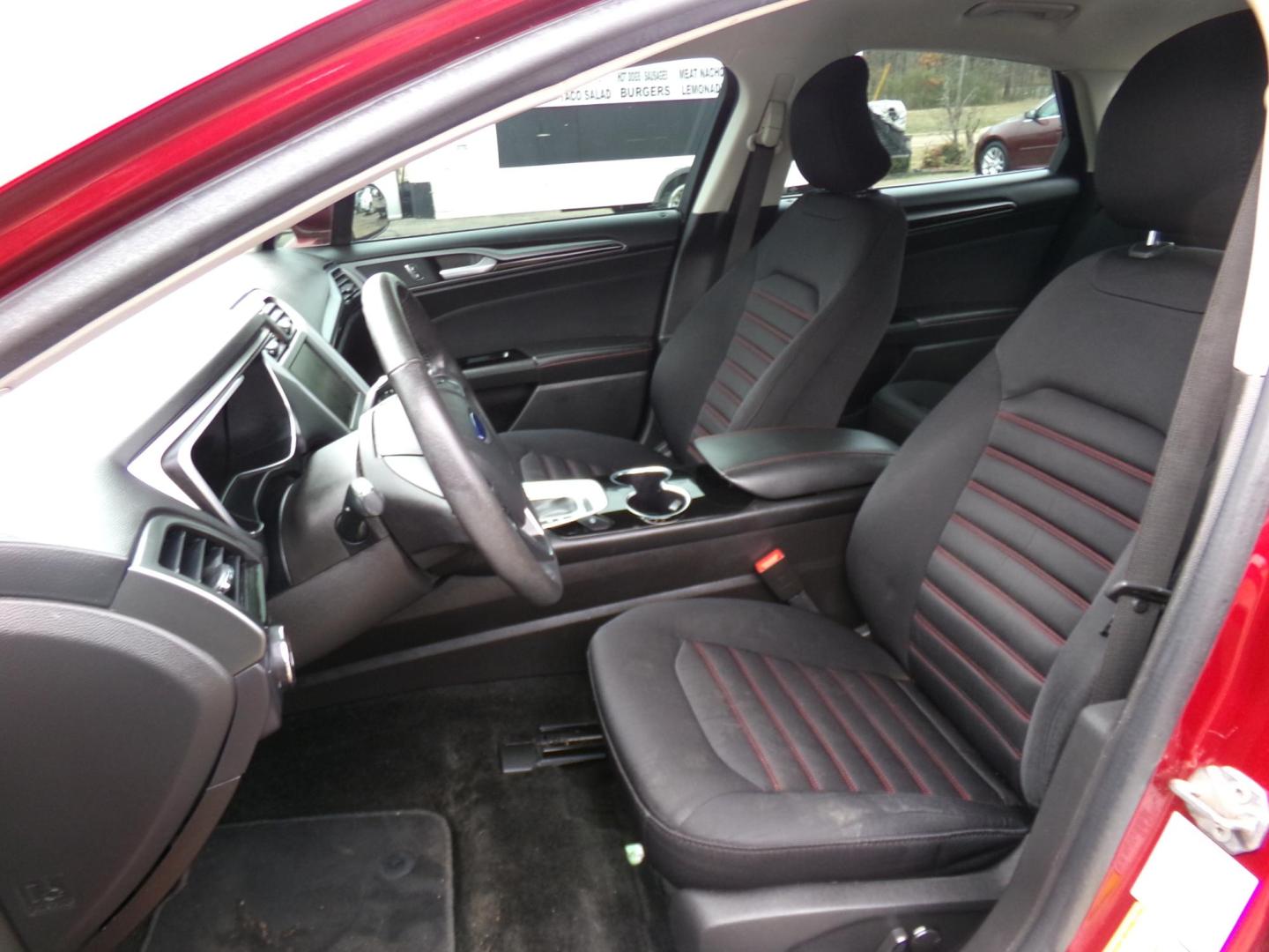 2016 Dynamic Red Metallic /Black Ford Fusion SE (3FA6P0HD8GR) with an 1.5L L4 DOHC 16V engine, 6-Speed Automatic transmission, located at 400 First NW, Bearden, AR, 71720, (870) 687-3414, 0.000000, 0.000000 - Photo#7