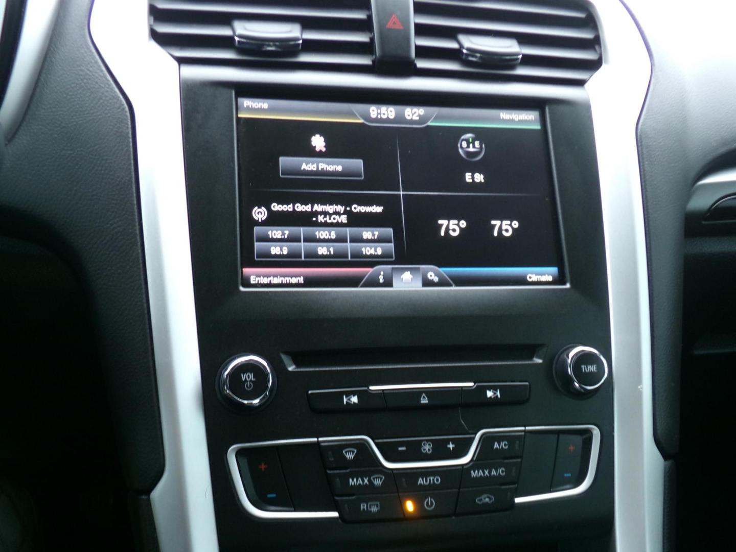 2016 Dynamic Red Metallic /Black Ford Fusion SE (3FA6P0HD8GR) with an 1.5L L4 DOHC 16V engine, 6-Speed Automatic transmission, located at 400 First NW, Bearden, AR, 71720, (870) 687-3414, 0.000000, 0.000000 - Photo#9