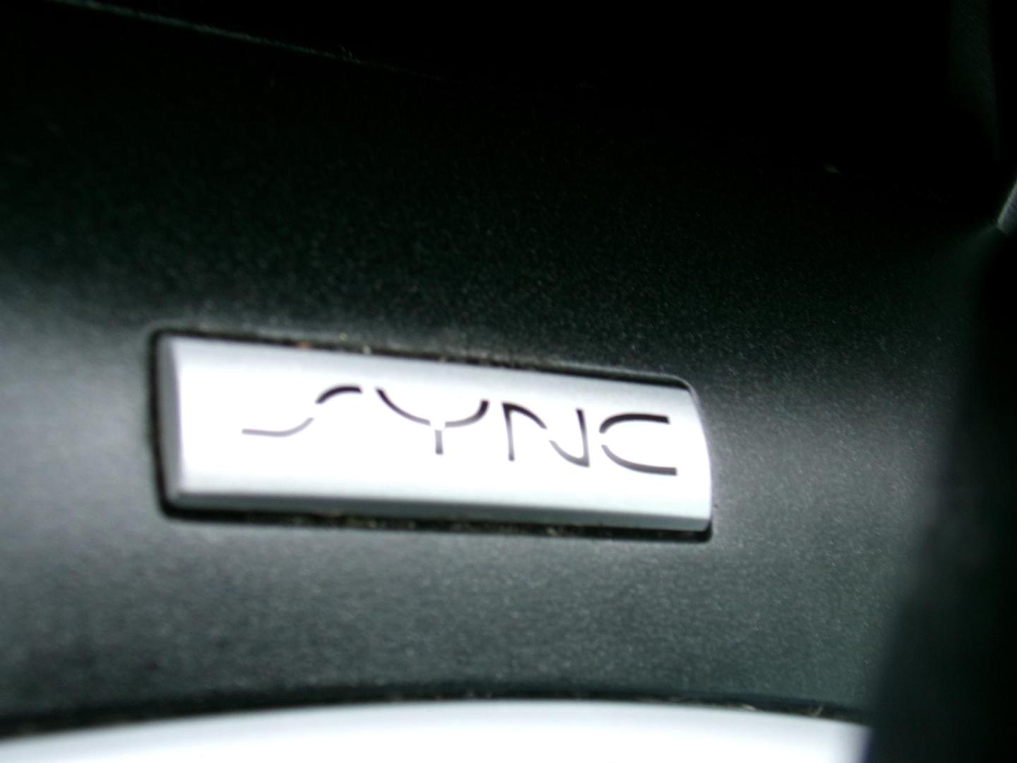 2016 Dynamic Red Metallic /Black Ford Fusion SE (3FA6P0HD8GR) with an 1.5L L4 DOHC 16V engine, 6-Speed Automatic transmission, located at 400 First NW, Bearden, AR, 71720, (870) 687-3414, 0.000000, 0.000000 - Photo#14