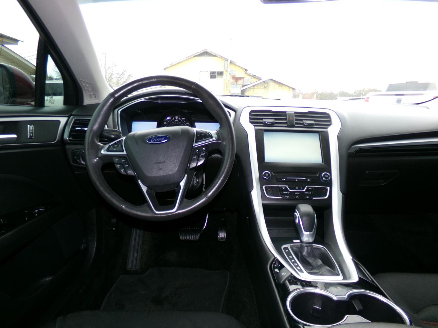 2016 Dynamic Red Metallic /Black Ford Fusion SE (3FA6P0HD8GR) with an 1.5L L4 DOHC 16V engine, 6-Speed Automatic transmission, located at 400 First NW, Bearden, AR, 71720, (870) 687-3414, 0.000000, 0.000000 - Photo#23