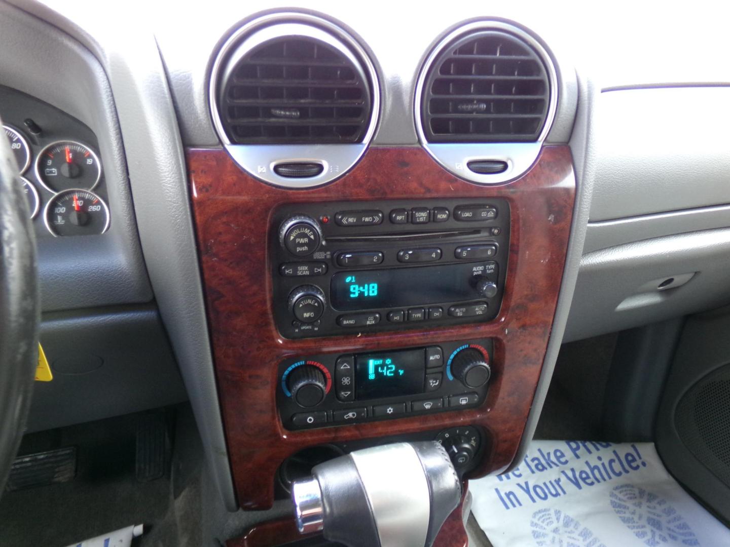 2006 Pewter /Gray GMC Envoy XL SLE 2WD (1GKES16S166) with an 4.2L L6 DOHC 24V engine, 4-Speed Automatic transmission, located at 400 First NW, Bearden, AR, 71720, (870) 687-3414, 0.000000, 0.000000 - Photo#8