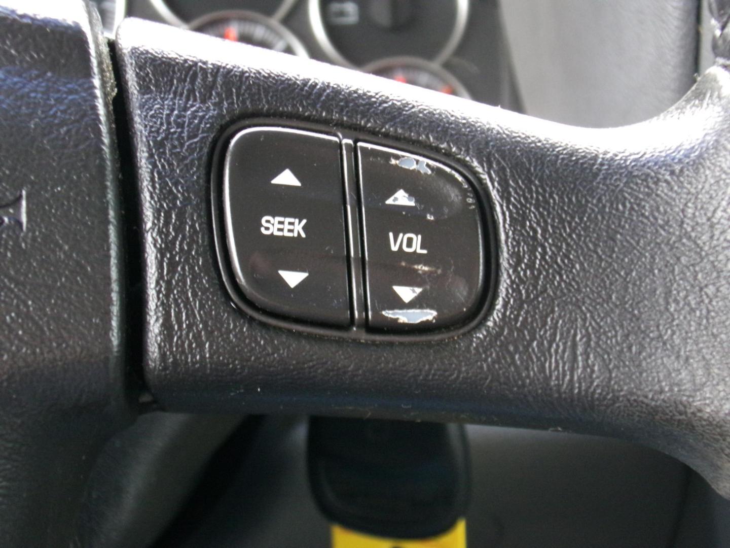 2006 Pewter /Gray GMC Envoy XL SLE 2WD (1GKES16S166) with an 4.2L L6 DOHC 24V engine, 4-Speed Automatic transmission, located at 400 First NW, Bearden, AR, 71720, (870) 687-3414, 0.000000, 0.000000 - Photo#9