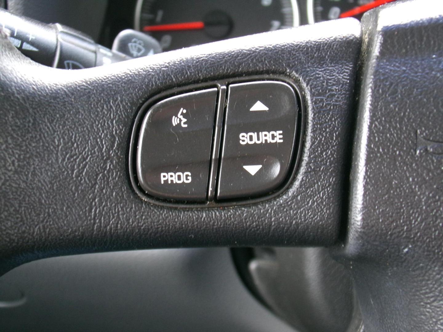 2006 Pewter /Gray GMC Envoy XL SLE 2WD (1GKES16S166) with an 4.2L L6 DOHC 24V engine, 4-Speed Automatic transmission, located at 400 First NW, Bearden, AR, 71720, (870) 687-3414, 0.000000, 0.000000 - Photo#10