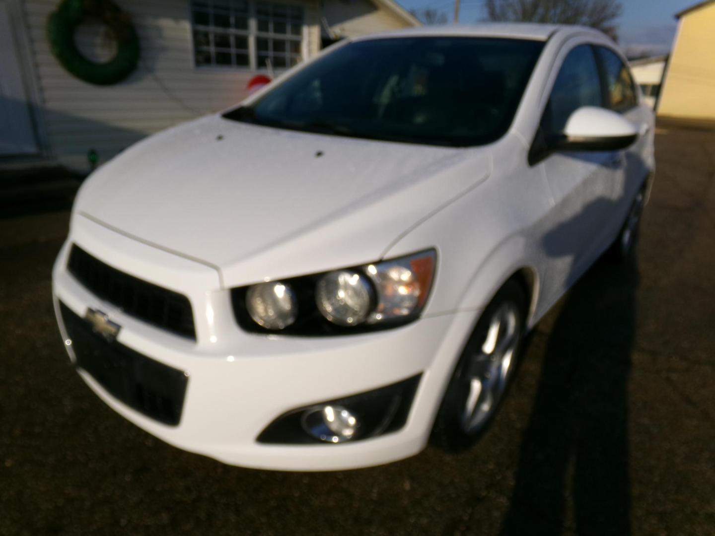 2016 White /Gray Chevrolet Sonic LTZ Auto Sedan (1G1JE5SB8G4) with an 1.4L L4 DOHC 24V TURBO engine, 6A transmission, located at 400 First NW, Bearden, AR, 71720, (870) 687-3414, 0.000000, 0.000000 - Photo#0
