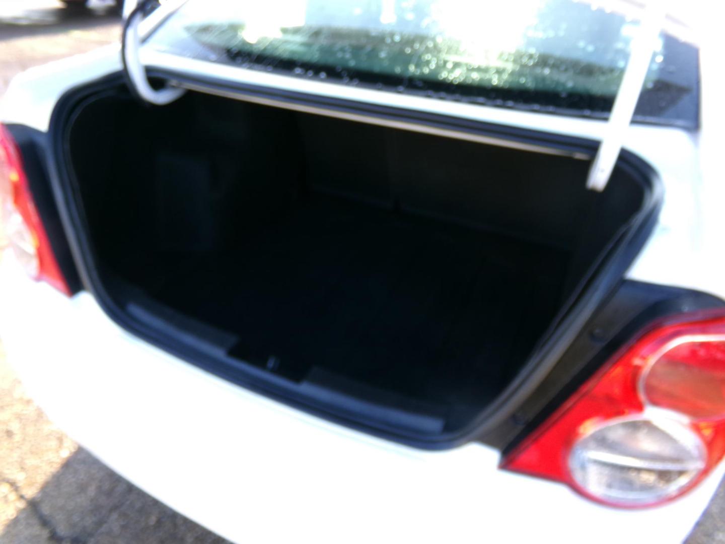 2016 White /Gray Chevrolet Sonic LTZ Auto Sedan (1G1JE5SB8G4) with an 1.4L L4 DOHC 24V TURBO engine, 6A transmission, located at 400 First NW, Bearden, AR, 71720, (870) 687-3414, 0.000000, 0.000000 - Photo#3