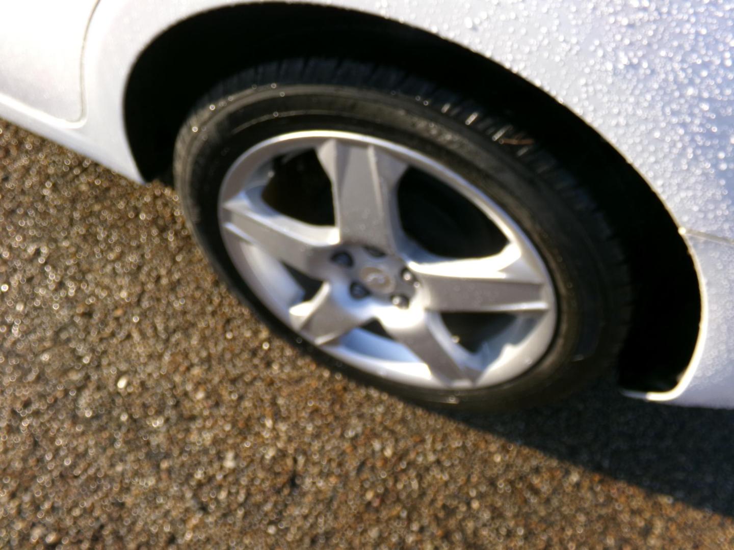 2016 White /Gray Chevrolet Sonic LTZ Auto Sedan (1G1JE5SB8G4) with an 1.4L L4 DOHC 24V TURBO engine, 6A transmission, located at 400 First NW, Bearden, AR, 71720, (870) 687-3414, 0.000000, 0.000000 - Photo#4