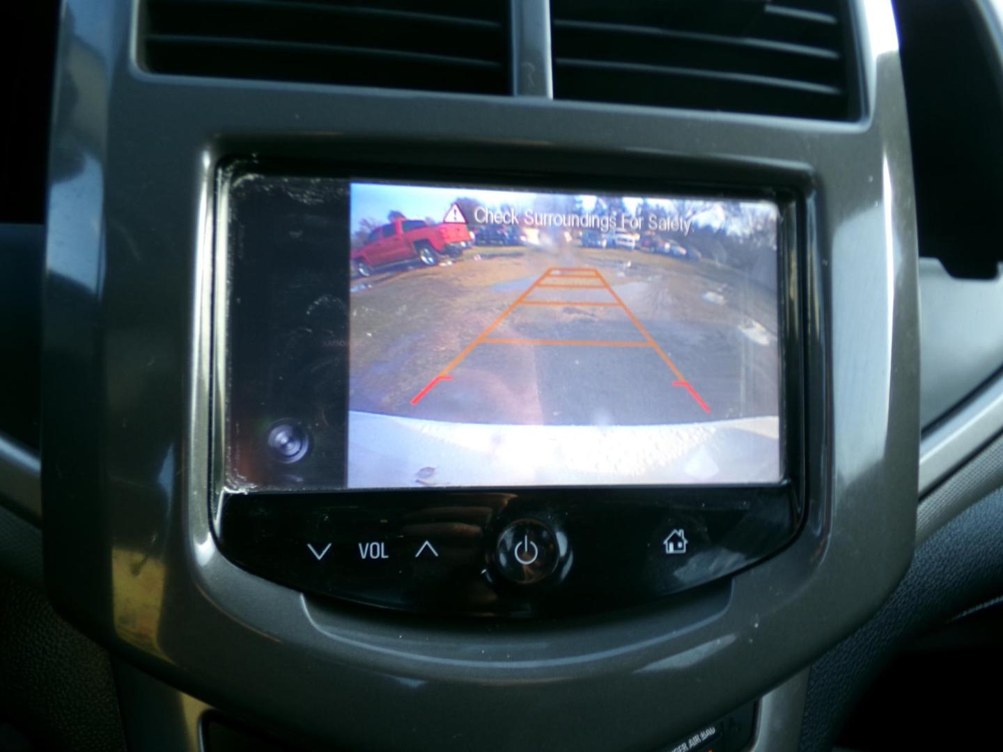 2016 White /Gray Chevrolet Sonic LTZ Auto Sedan (1G1JE5SB8G4) with an 1.4L L4 DOHC 24V TURBO engine, 6A transmission, located at 400 First NW, Bearden, AR, 71720, (870) 687-3414, 0.000000, 0.000000 - Photo#10