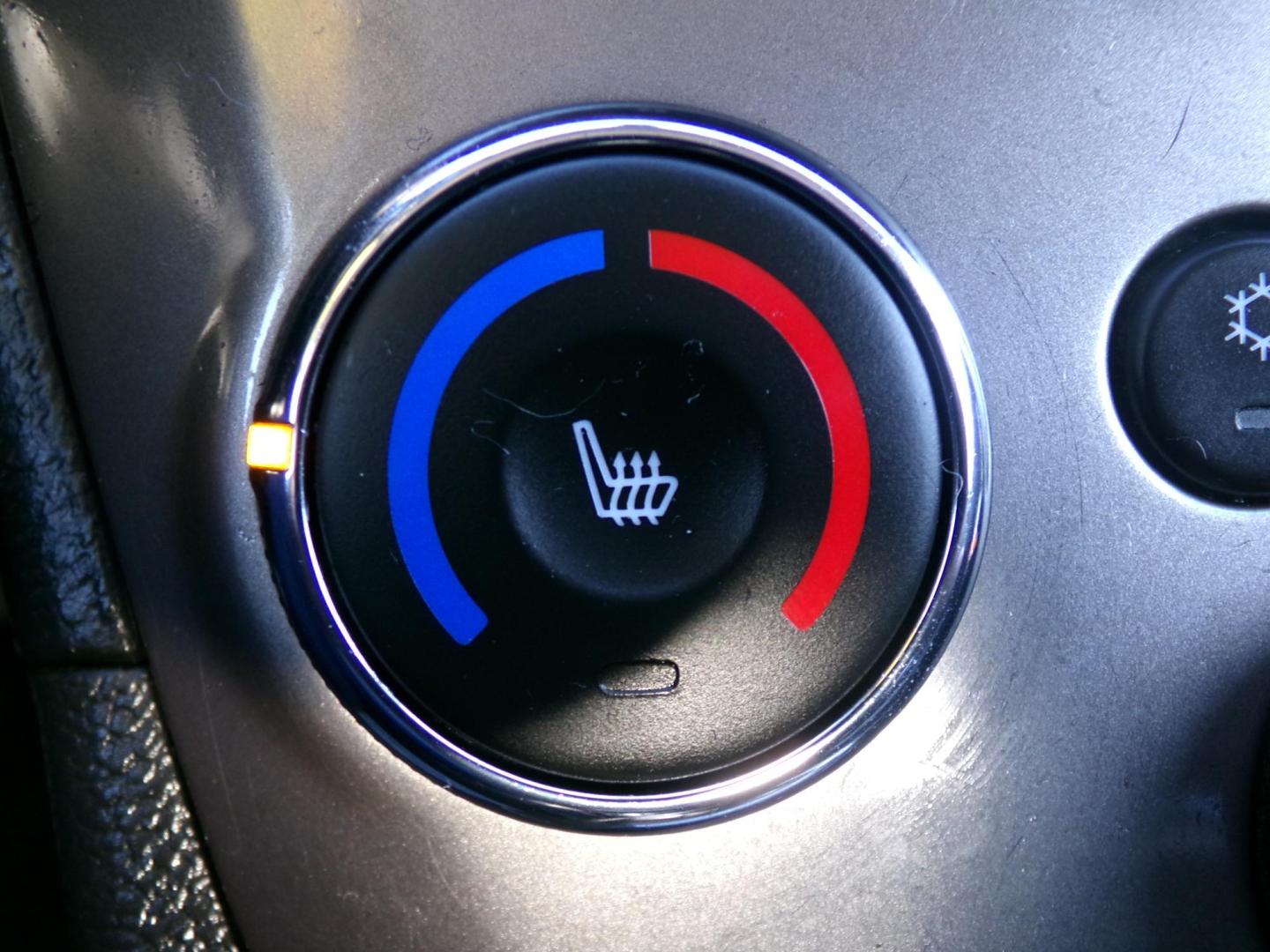 2016 White /Gray Chevrolet Sonic LTZ Auto Sedan (1G1JE5SB8G4) with an 1.4L L4 DOHC 24V TURBO engine, 6A transmission, located at 400 First NW, Bearden, AR, 71720, (870) 687-3414, 0.000000, 0.000000 - Photo#12