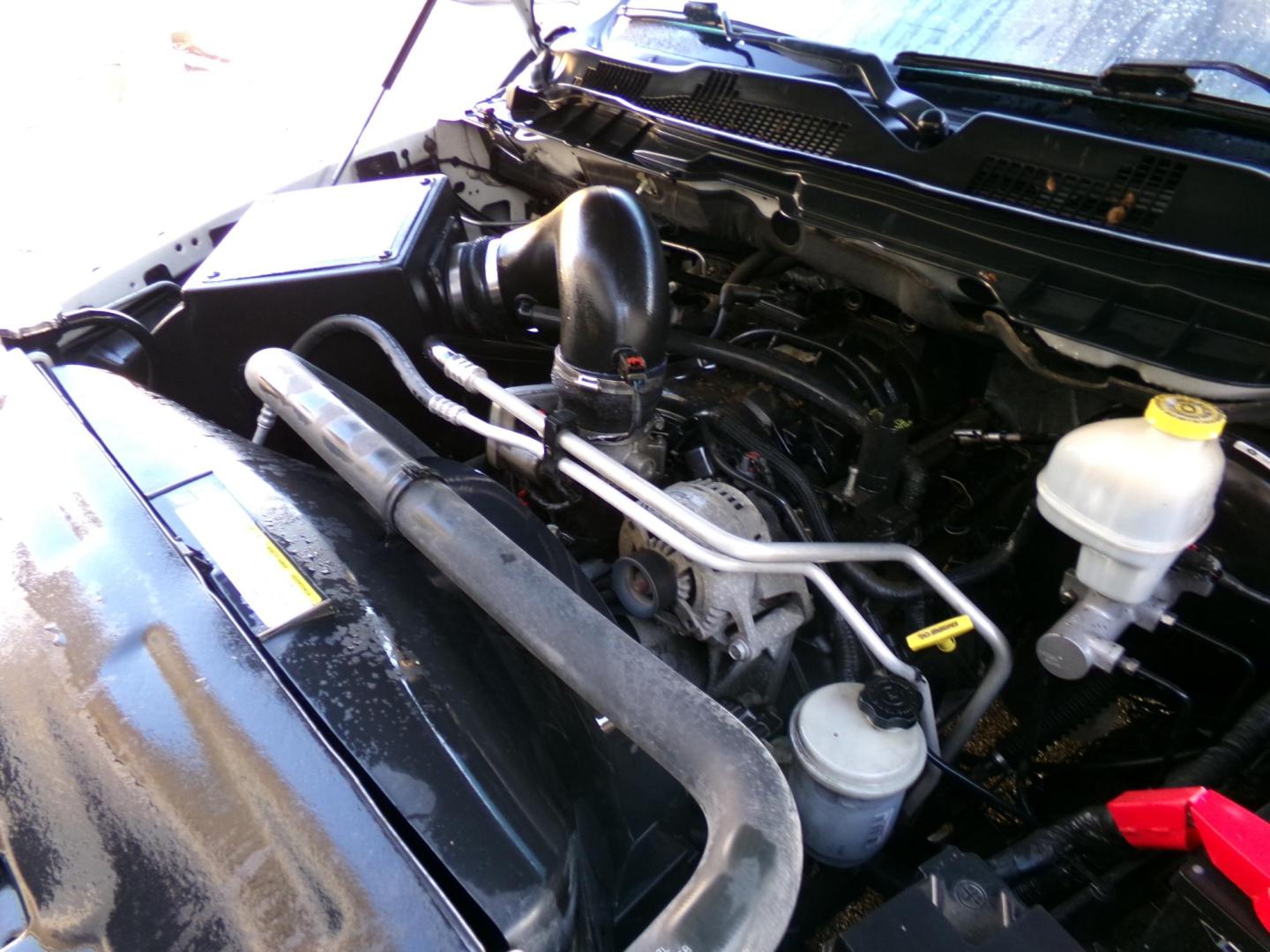 2012 White /Tan Dodge Ram 1500 Laramie Crew Cab 2WD (1C6RD6NT1CS) with an 5.7L V8 OHV 16V engine, 6-Speed Automatic transmission, located at 400 First NW, Bearden, AR, 71720, (870) 687-3414, 0.000000, 0.000000 - Photo#4