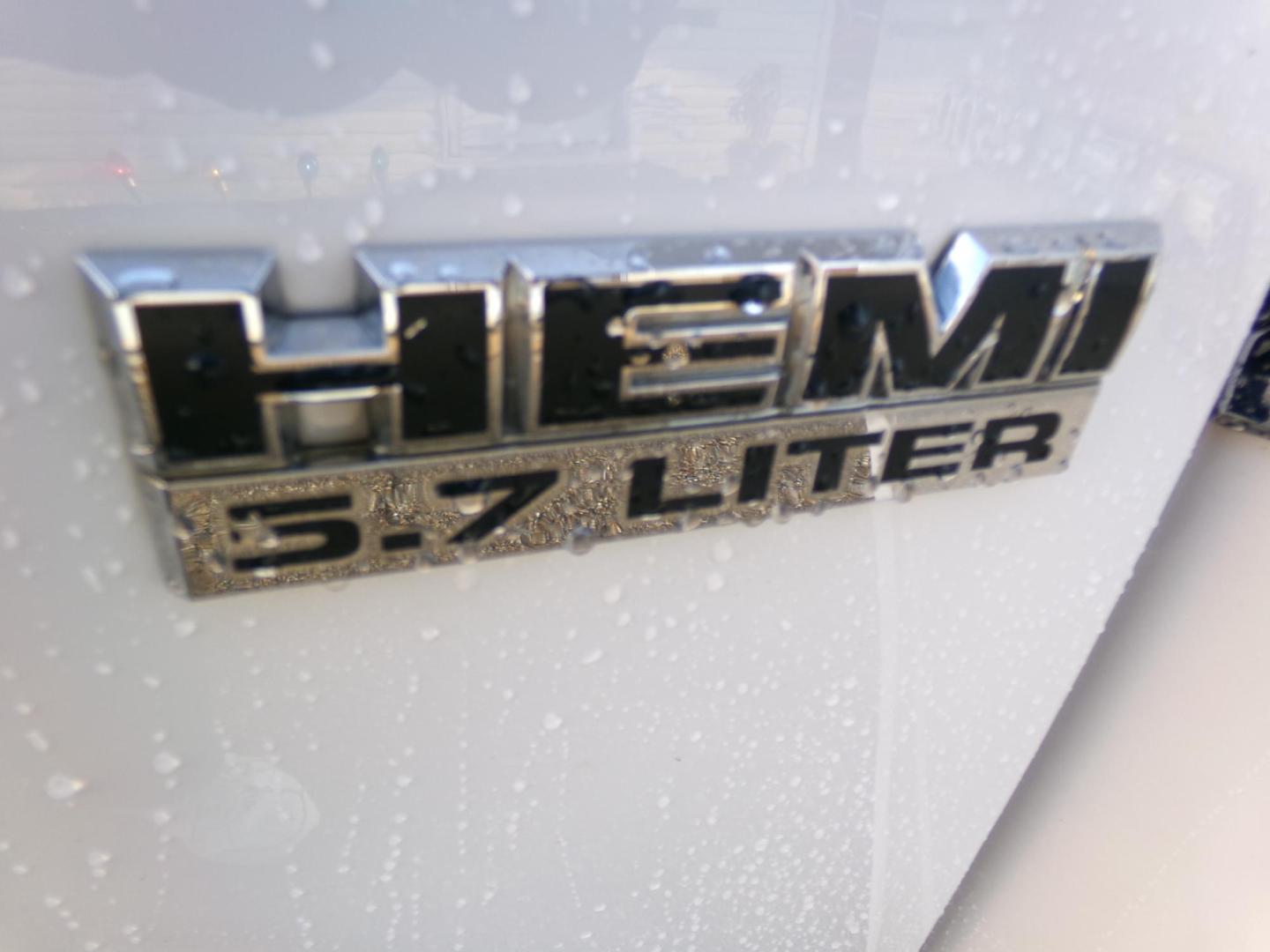 2012 White /Tan Dodge Ram 1500 Laramie Crew Cab 2WD (1C6RD6NT1CS) with an 5.7L V8 OHV 16V engine, 6-Speed Automatic transmission, located at 400 First NW, Bearden, AR, 71720, (870) 687-3414, 0.000000, 0.000000 - Photo#5