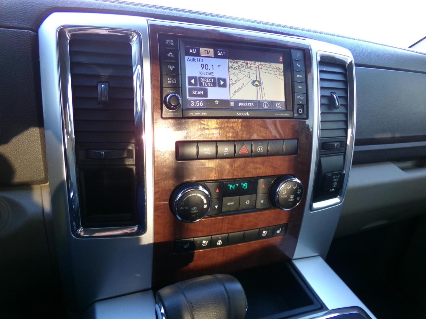 2012 White /Tan Dodge Ram 1500 Laramie Crew Cab 2WD (1C6RD6NT1CS) with an 5.7L V8 OHV 16V engine, 6-Speed Automatic transmission, located at 400 First NW, Bearden, AR, 71720, (870) 687-3414, 0.000000, 0.000000 - Photo#9
